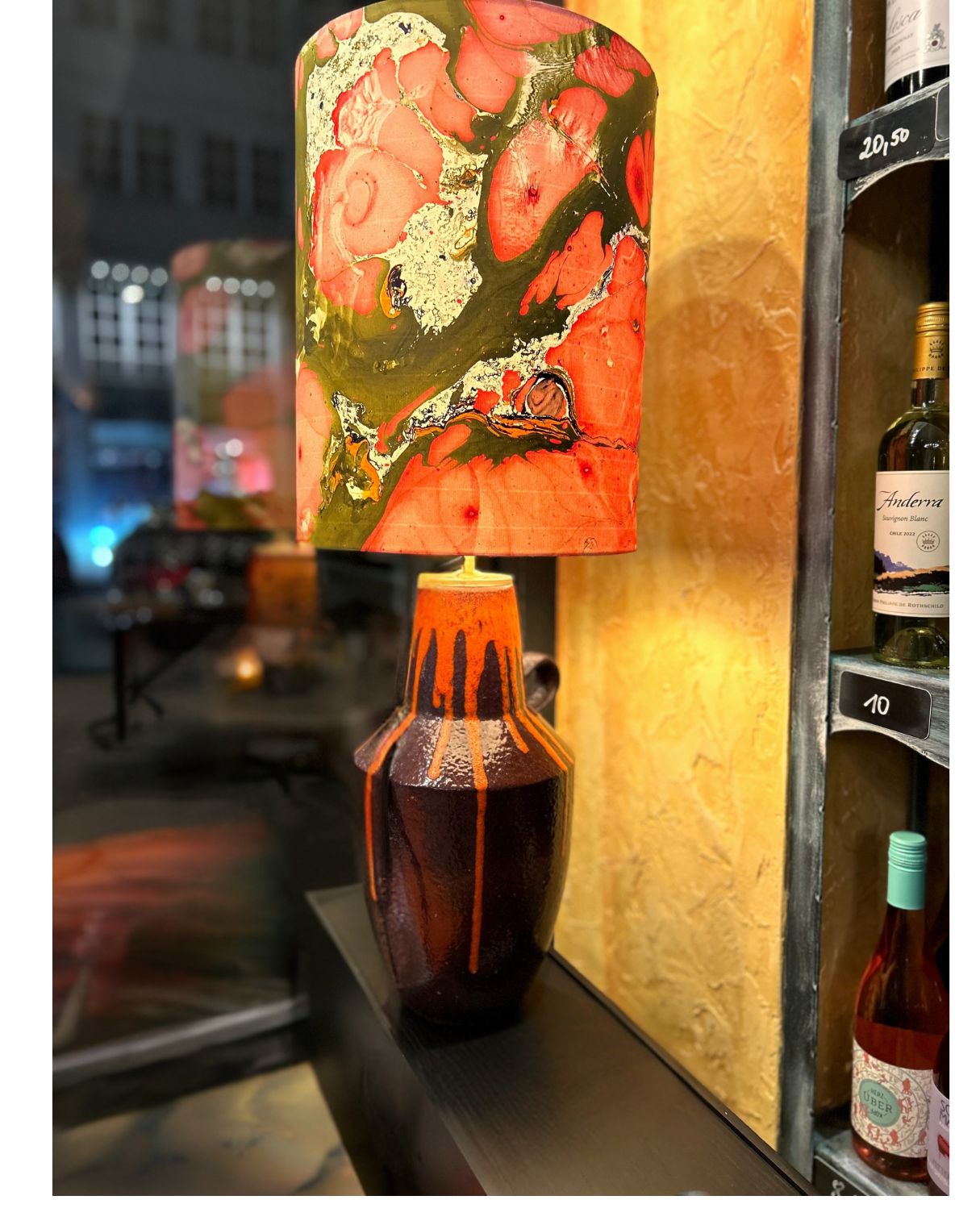 Upcycled Tischlampe aus Fat Lava Vase von Scheurich