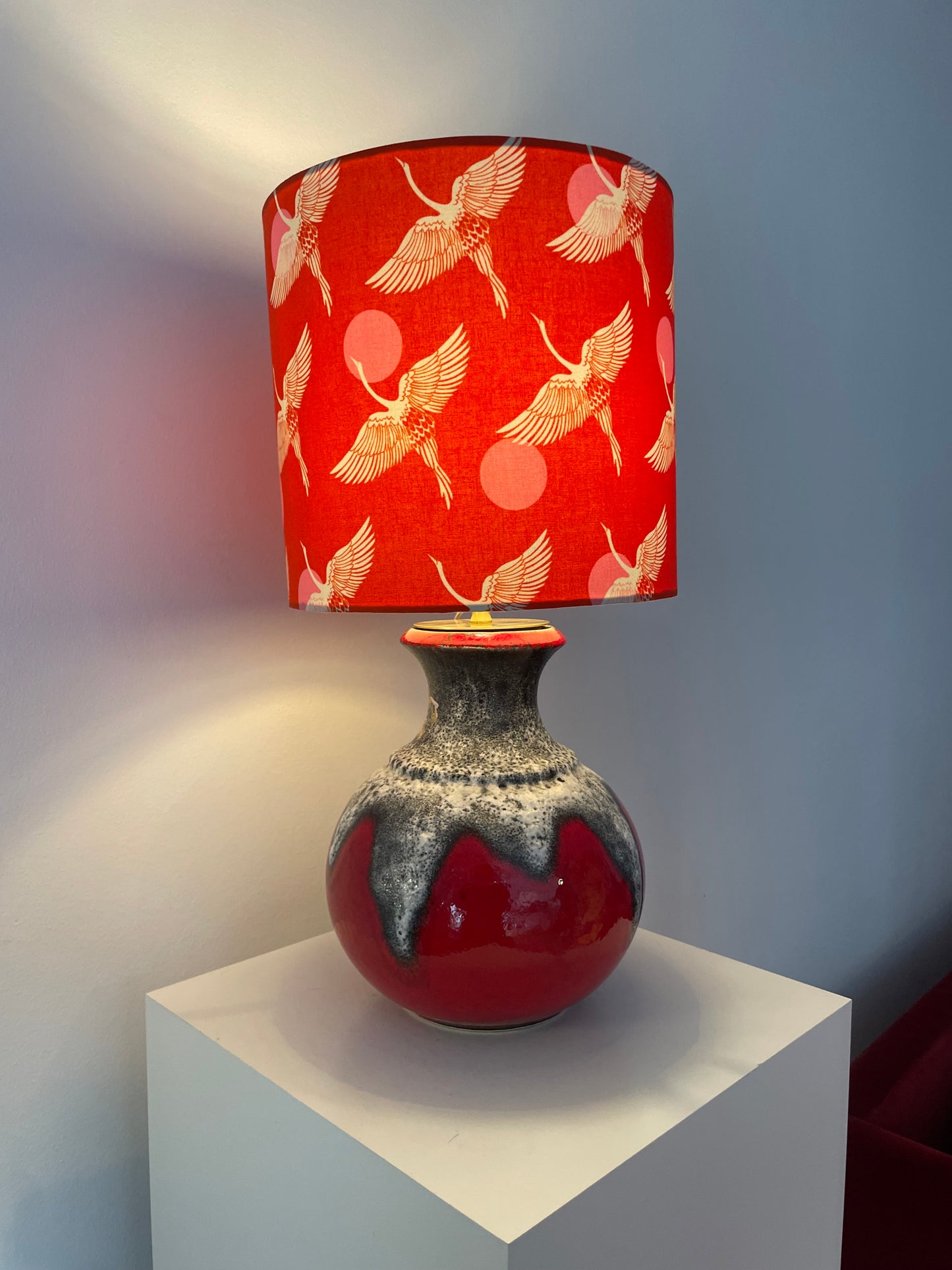 Fat Lava Bay Keramik Lampe - 70er Jahre - upgecykelt - Kranich-Motiv