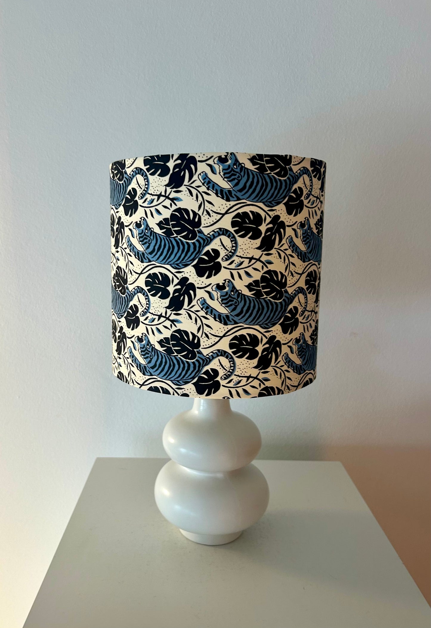 Cordless table lamp with shade made of Japanese tiger fabric