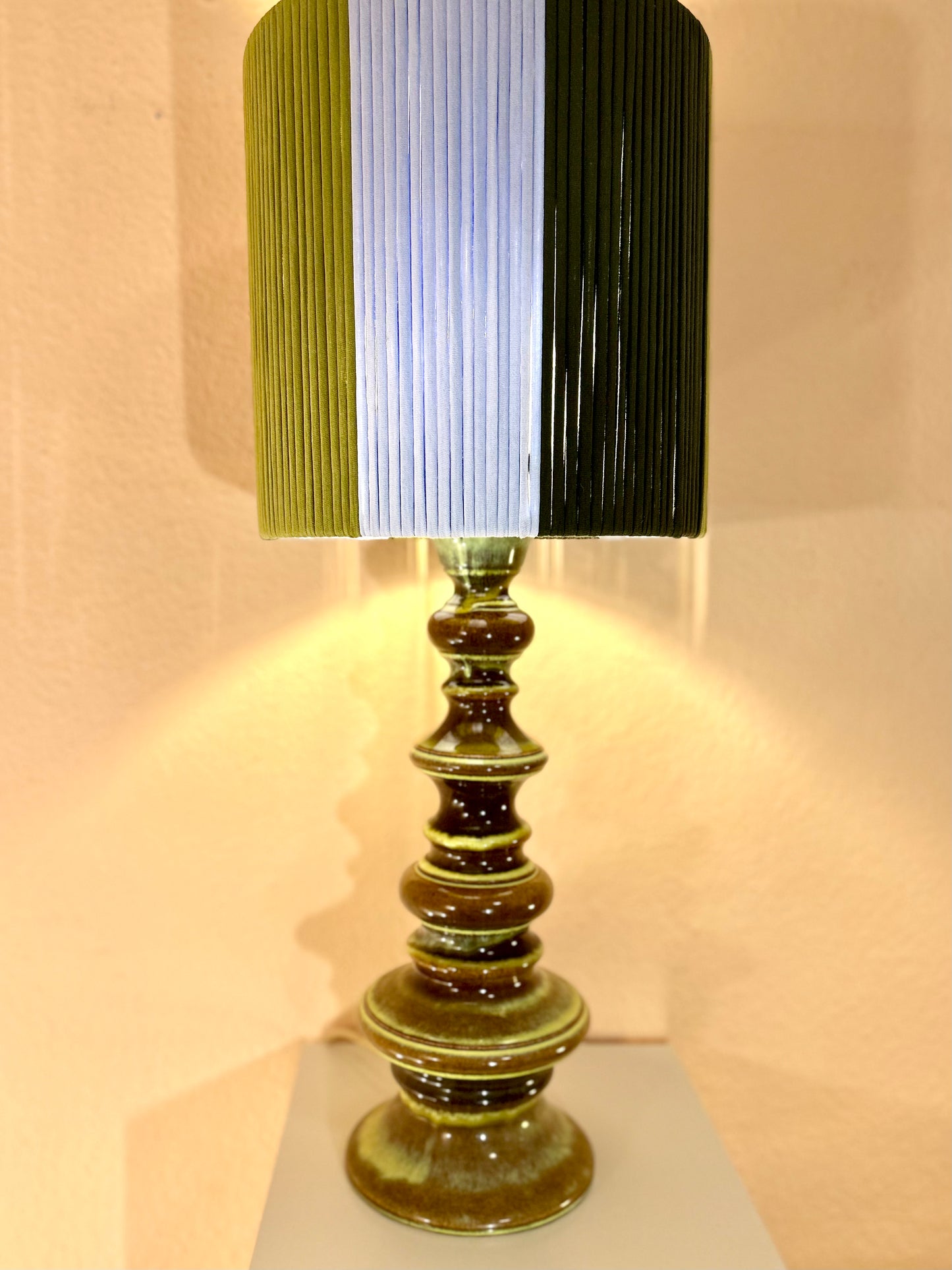 Fat Lava Lampe im Pagodenstil mit grüner Verlaufglasur
