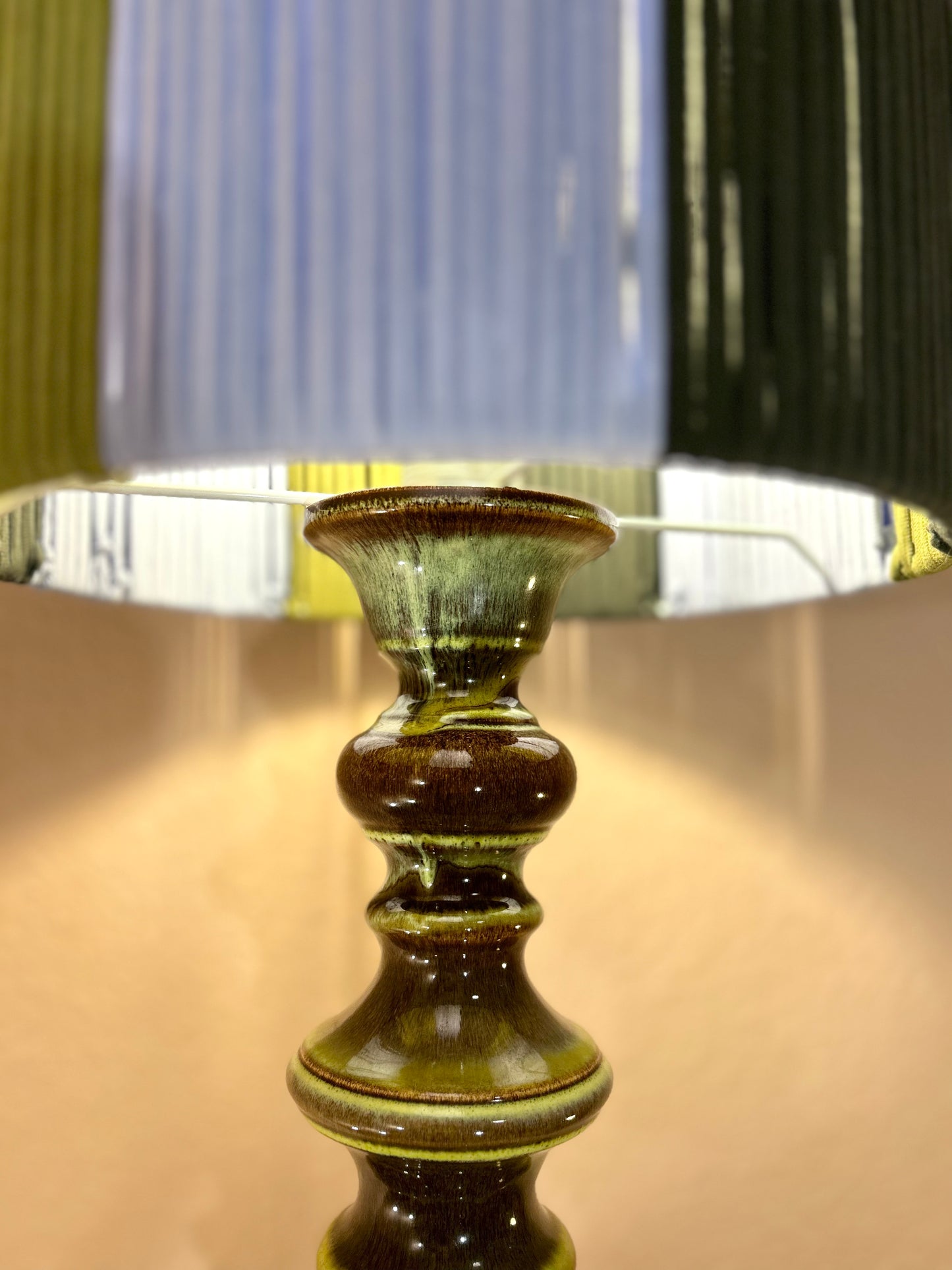 Fat Lava Lampe im Pagodenstil mit grüner Verlaufglasur