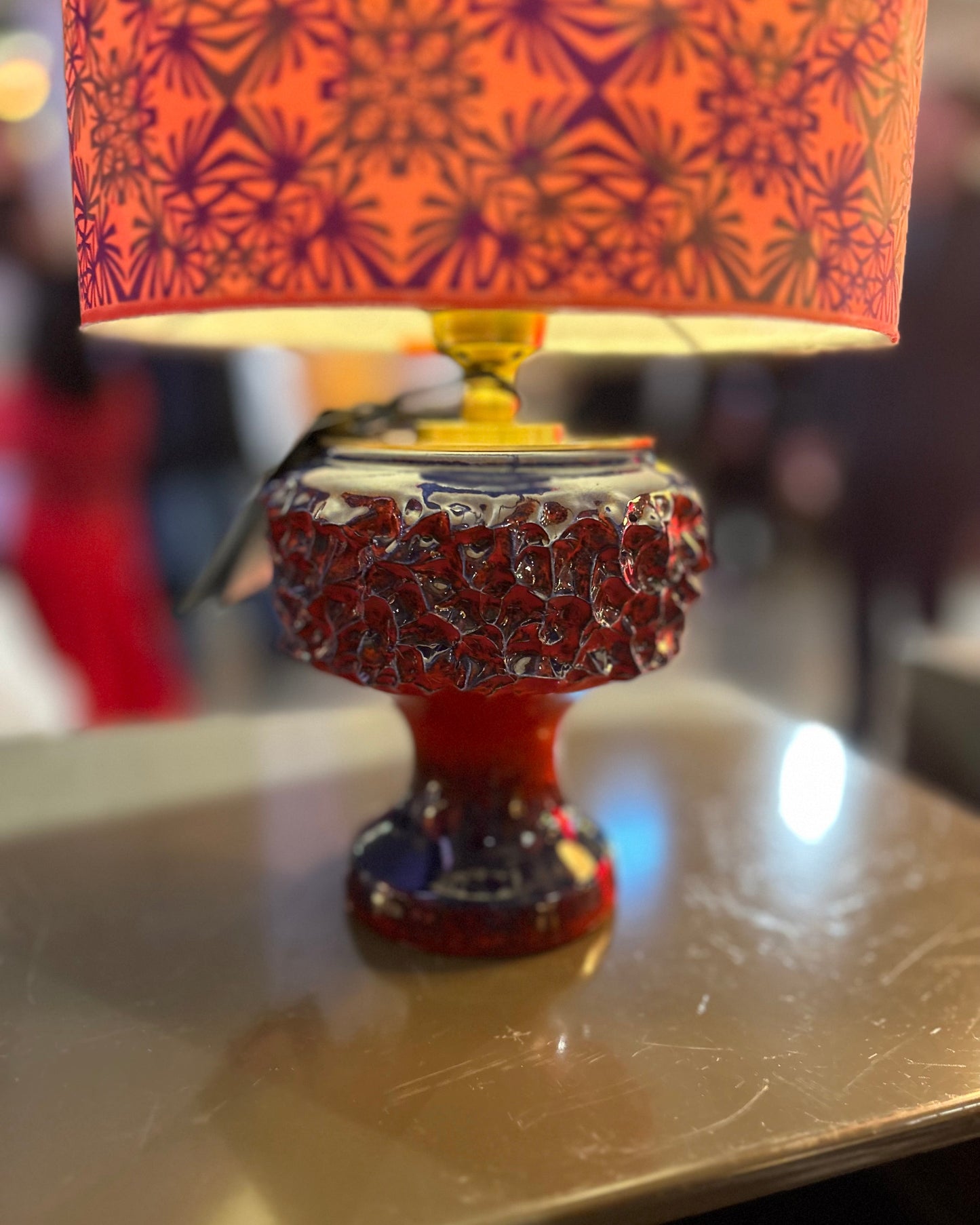 Dänische Fat Lava Kelchvase als kabellose Tischlampe