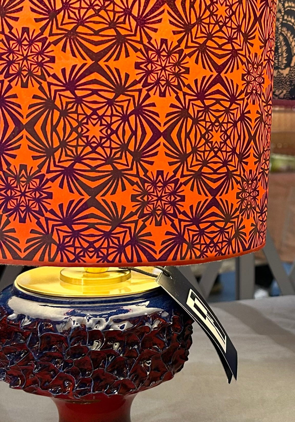 Dänische Fat Lava Kelchvase als kabellose Tischlampe