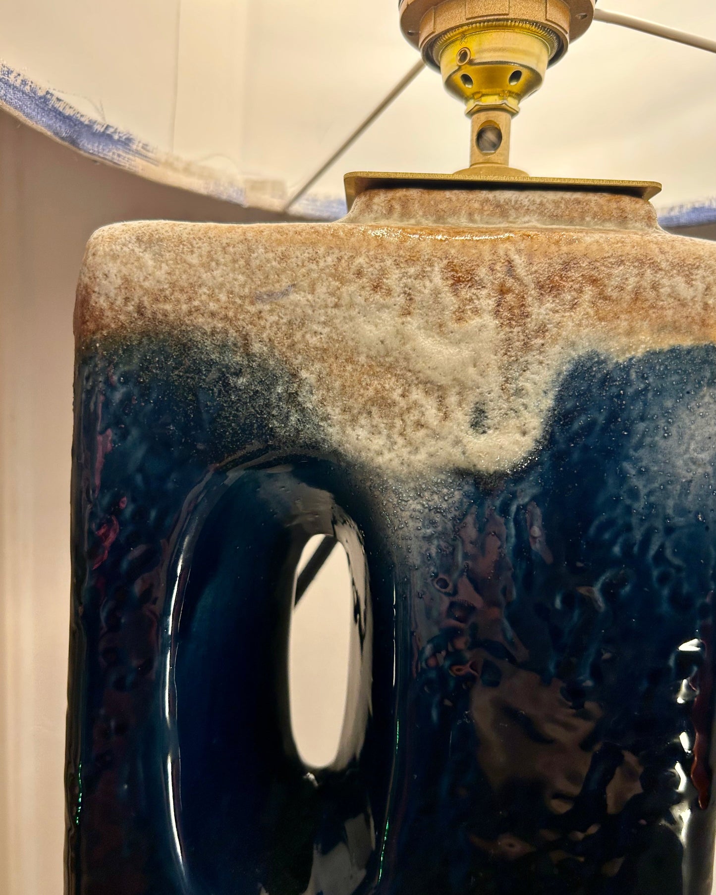 Übelacker Chimney Vase - Kaminvase - zu Tischlampe aufgebaut mit Ikatschirm