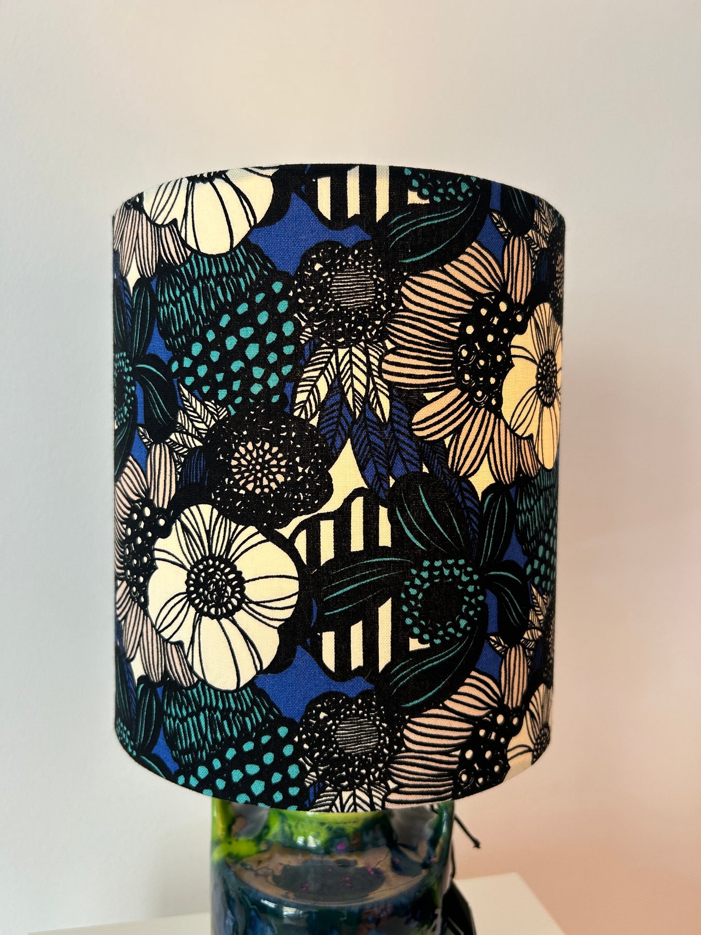 Marei Keramik Vase zu kabelloser Lampe aufgebaut