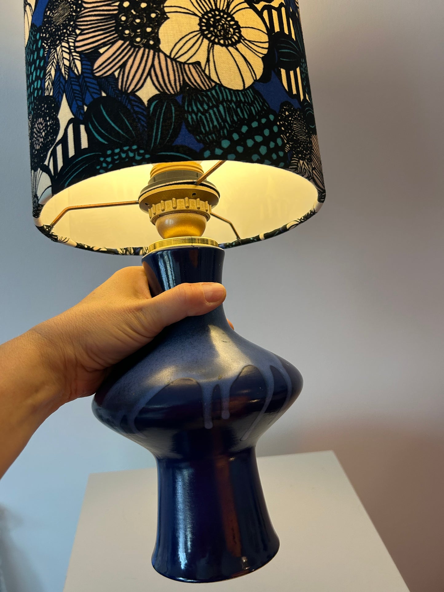 Kleine kabellose Tischvase von Kravsko mit Japanschirm