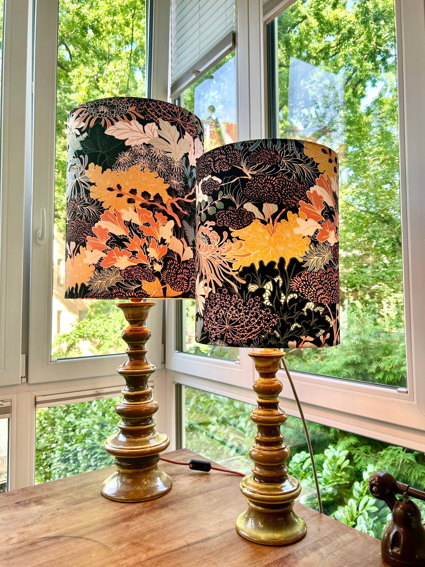 Fat Lava Lampe in Space Age Pagodenform mit grüner Verlaufglasur