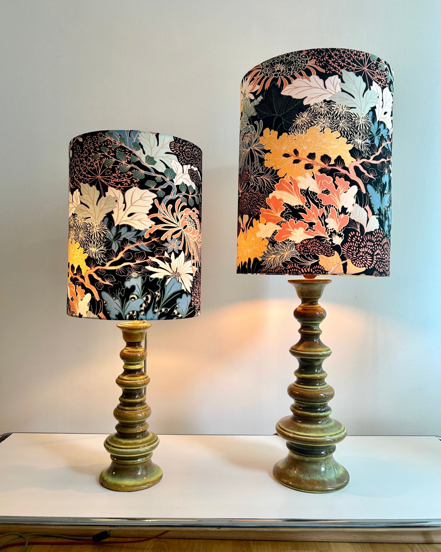 Fat Lava Lampe in Space Age Pagodenform mit grüner Verlaufglasur