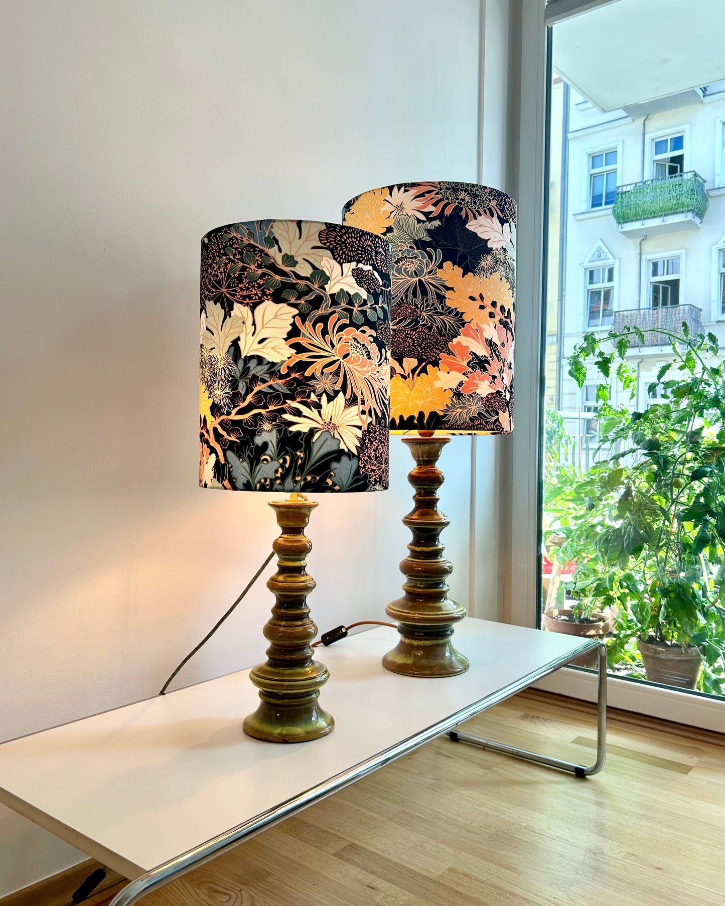Fat Lava Lampe in Space Age Pagodenform mit grüner Verlaufglasur
