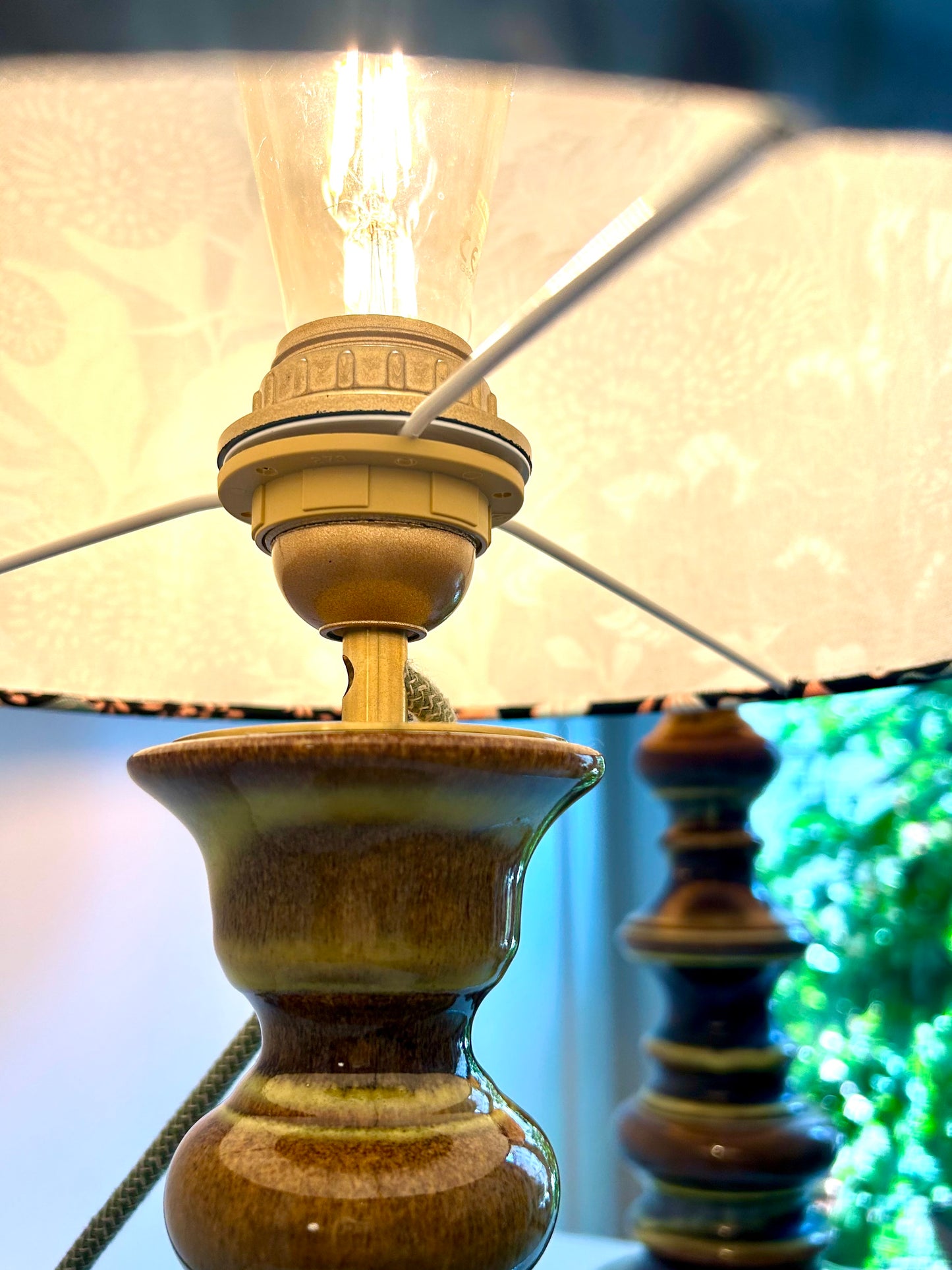 Fat Lava Lampe in Space Age Pagodenform mit grüner Verlaufglasur