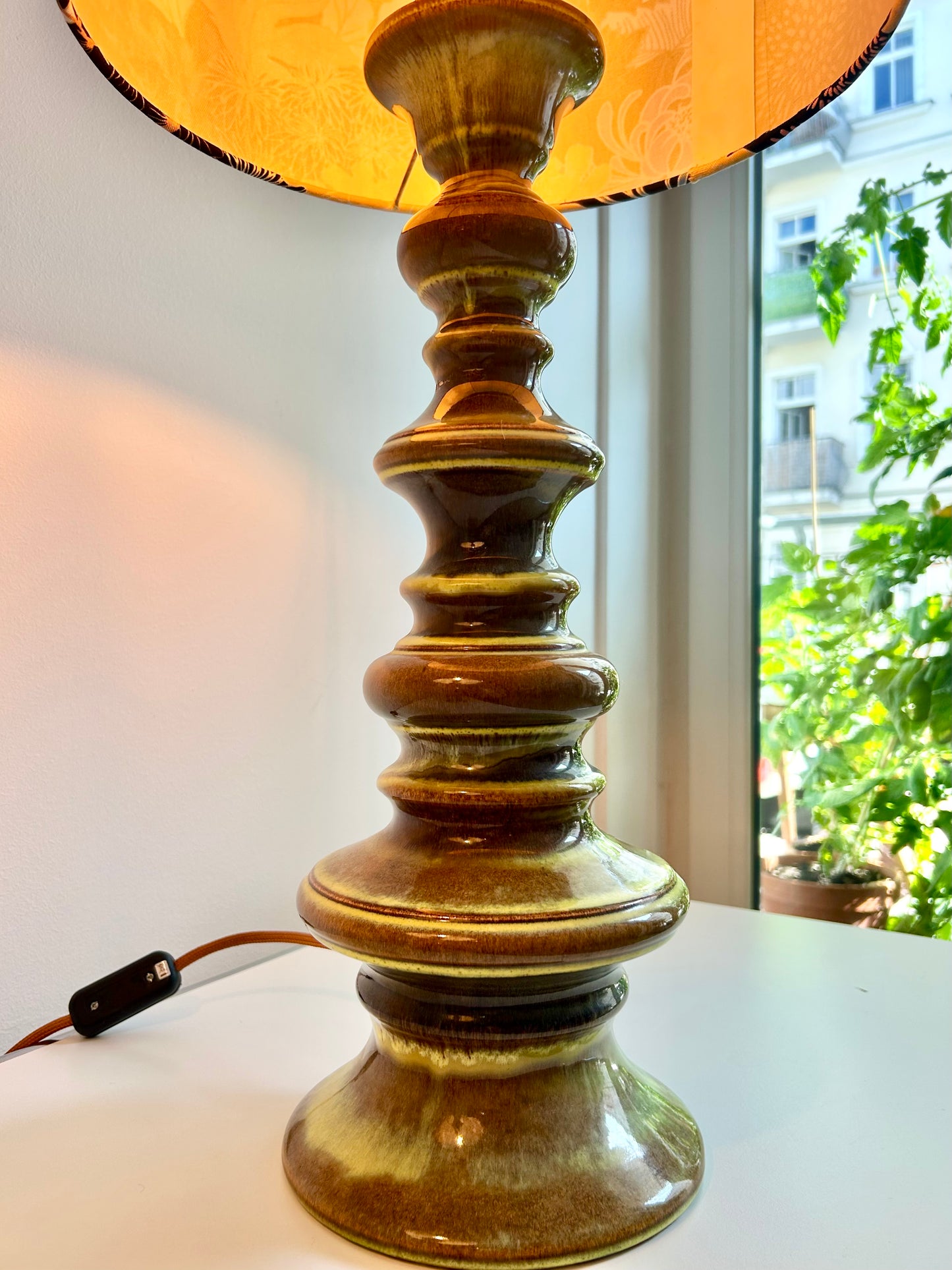 Fat Lava Lampe in Space Age Pagodenform mit grüner Verlaufglasur