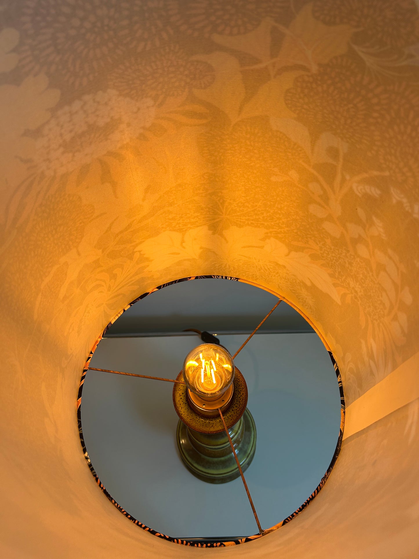 Fat Lava Lampe in Space Age Pagodenform mit grüner Verlaufglasur