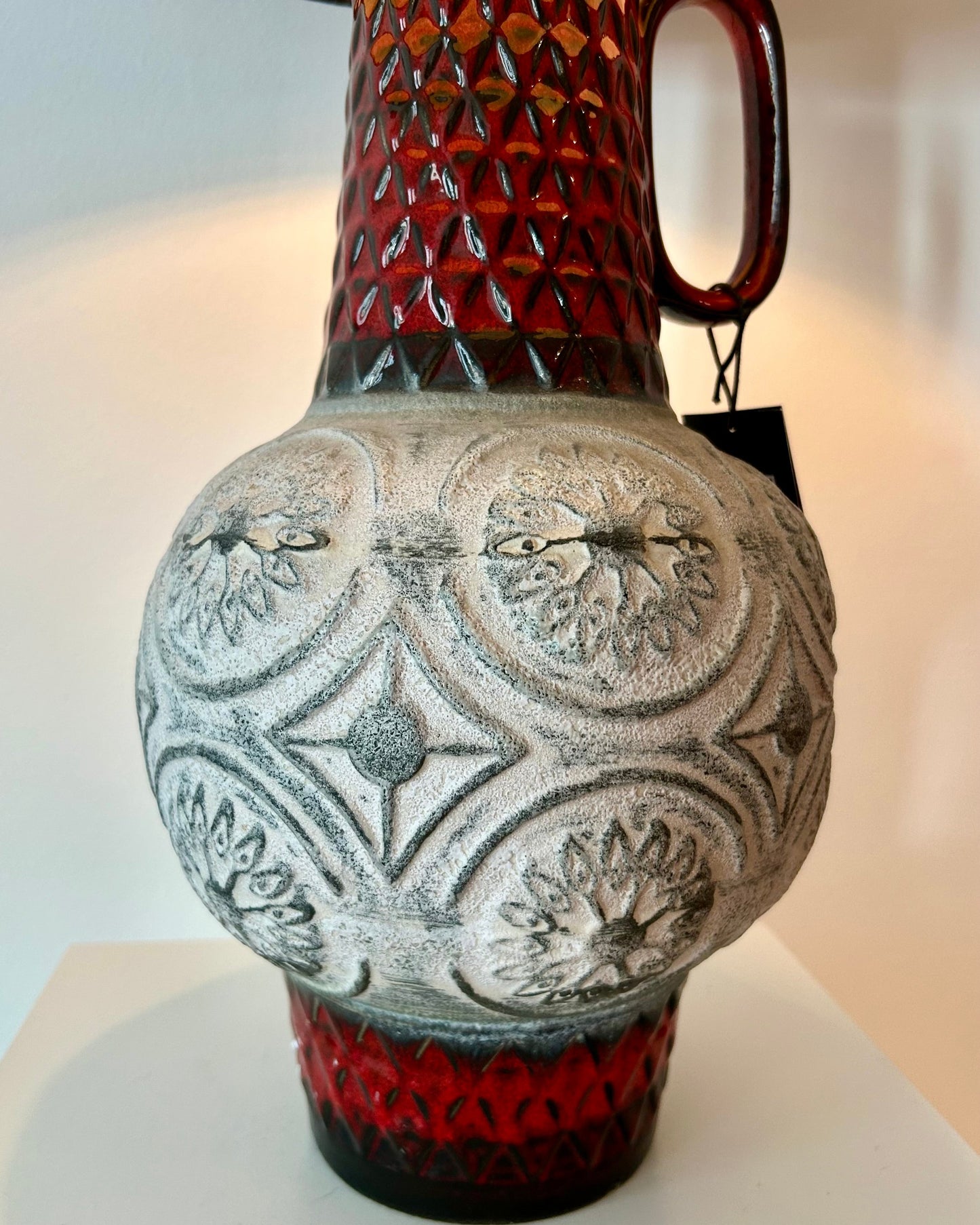 Große Vintage Tischlampe aus Bay Reliefvase