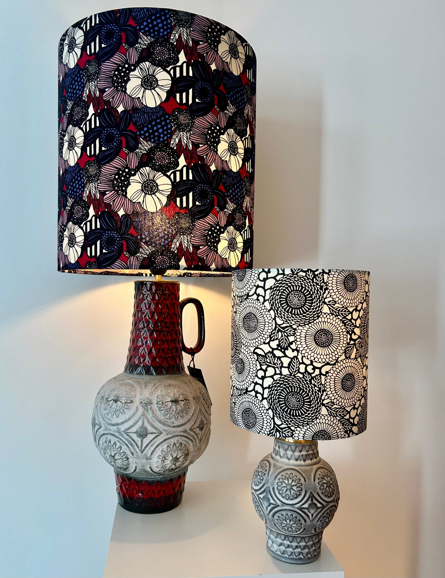 Große Vintage Tischlampe aus Bay Reliefvase