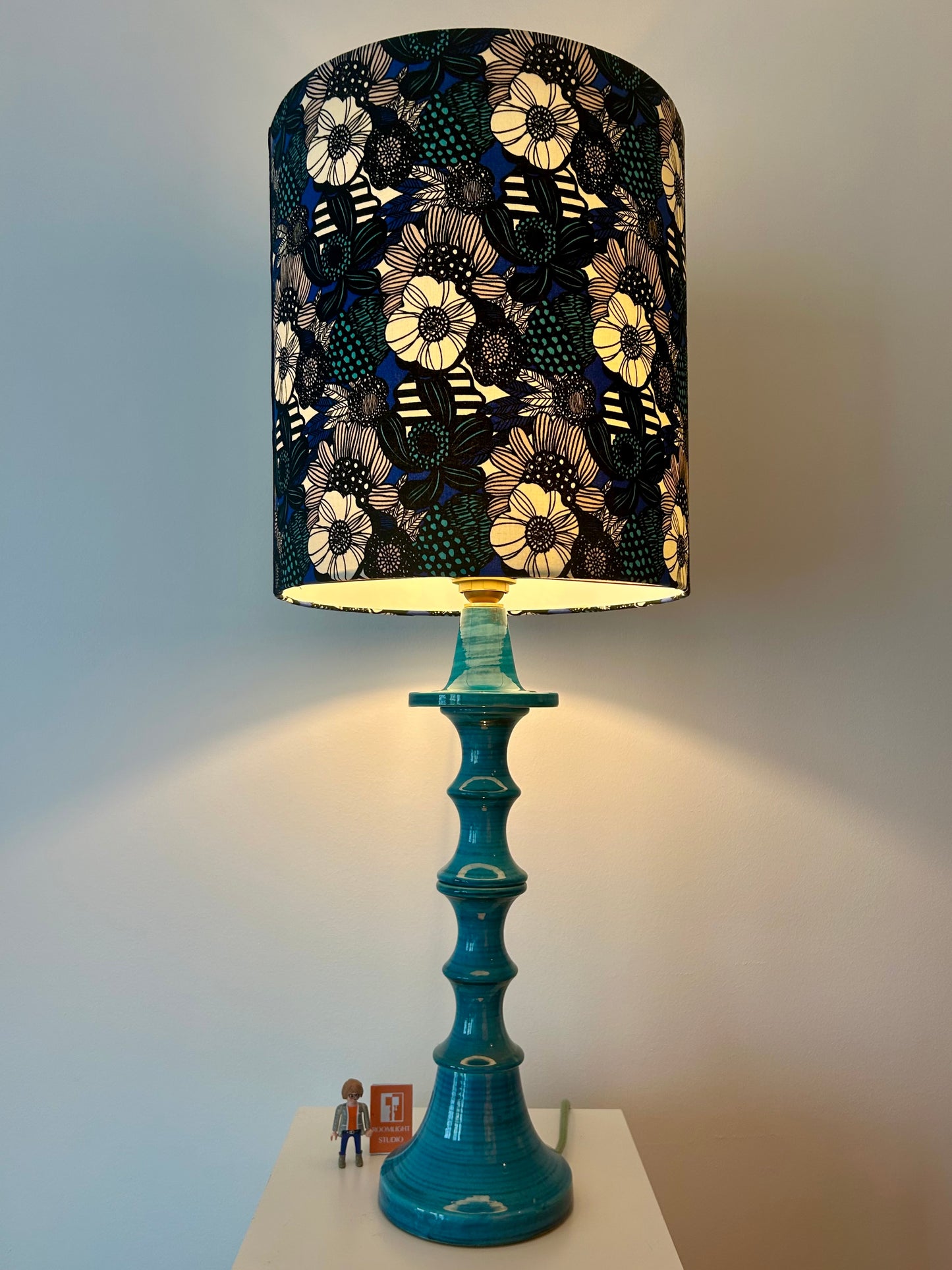 Stimmungsvolle Rimini Blue Lampe - Mid Century Modern