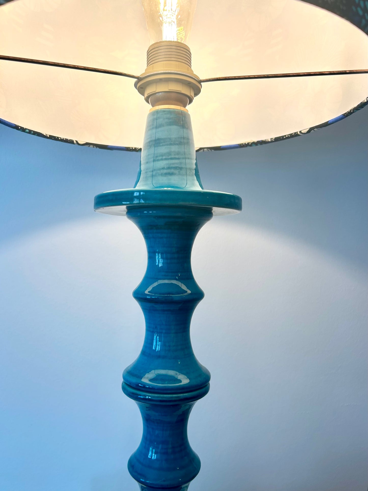 Mid Century Keramiklampe in Remini Blue