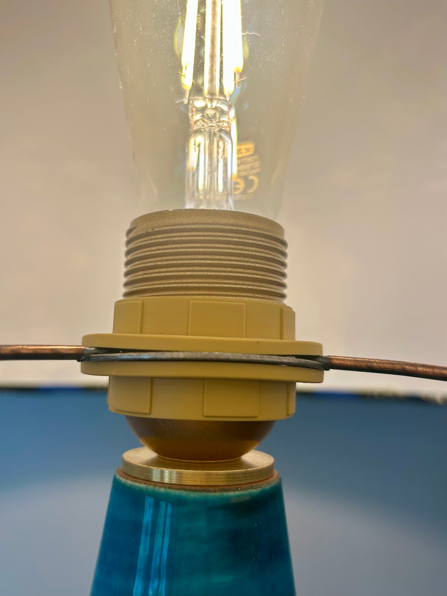Markante Vintage Space Age Keramiklampe mit türkis-grünen Glasur