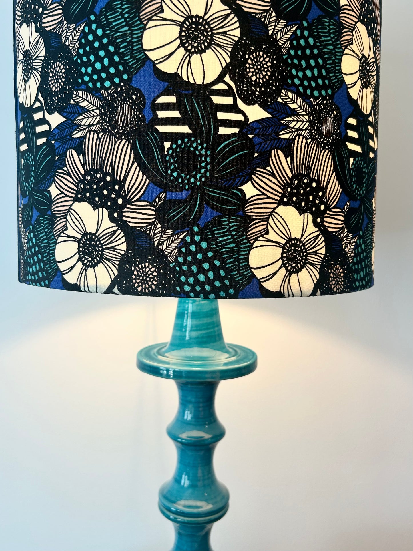 Markante Vintage Space Age Keramiklampe mit türkis-grünen Glasur