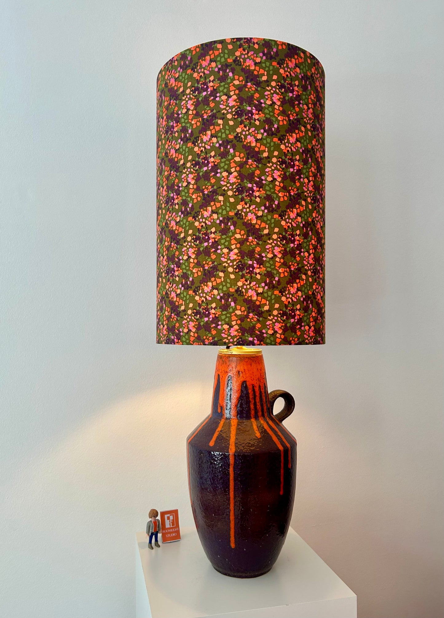 Tischlampe aus Fat Lava Vase von Scheurich