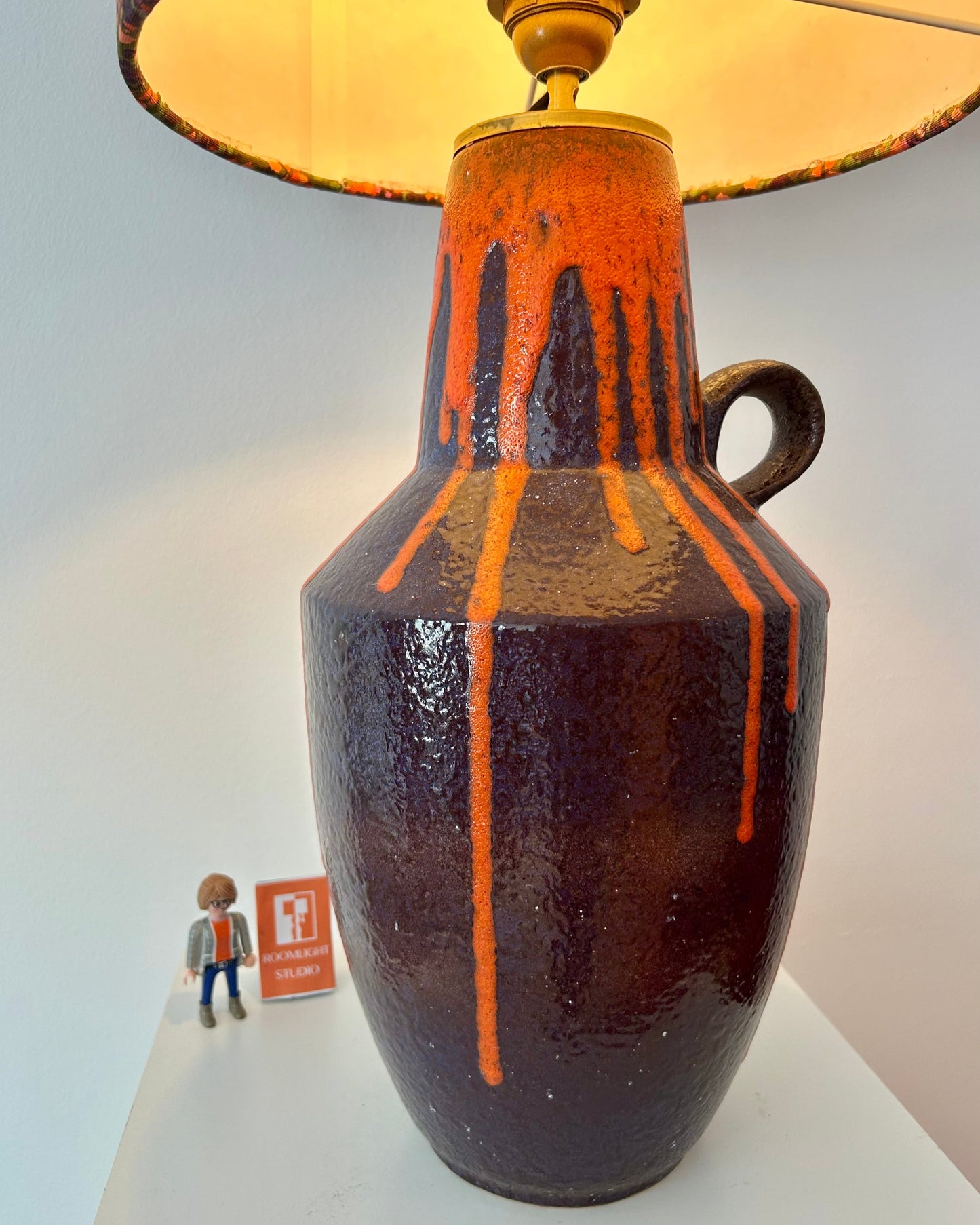 Tischlampe aus Fat Lava Vase von Scheurich