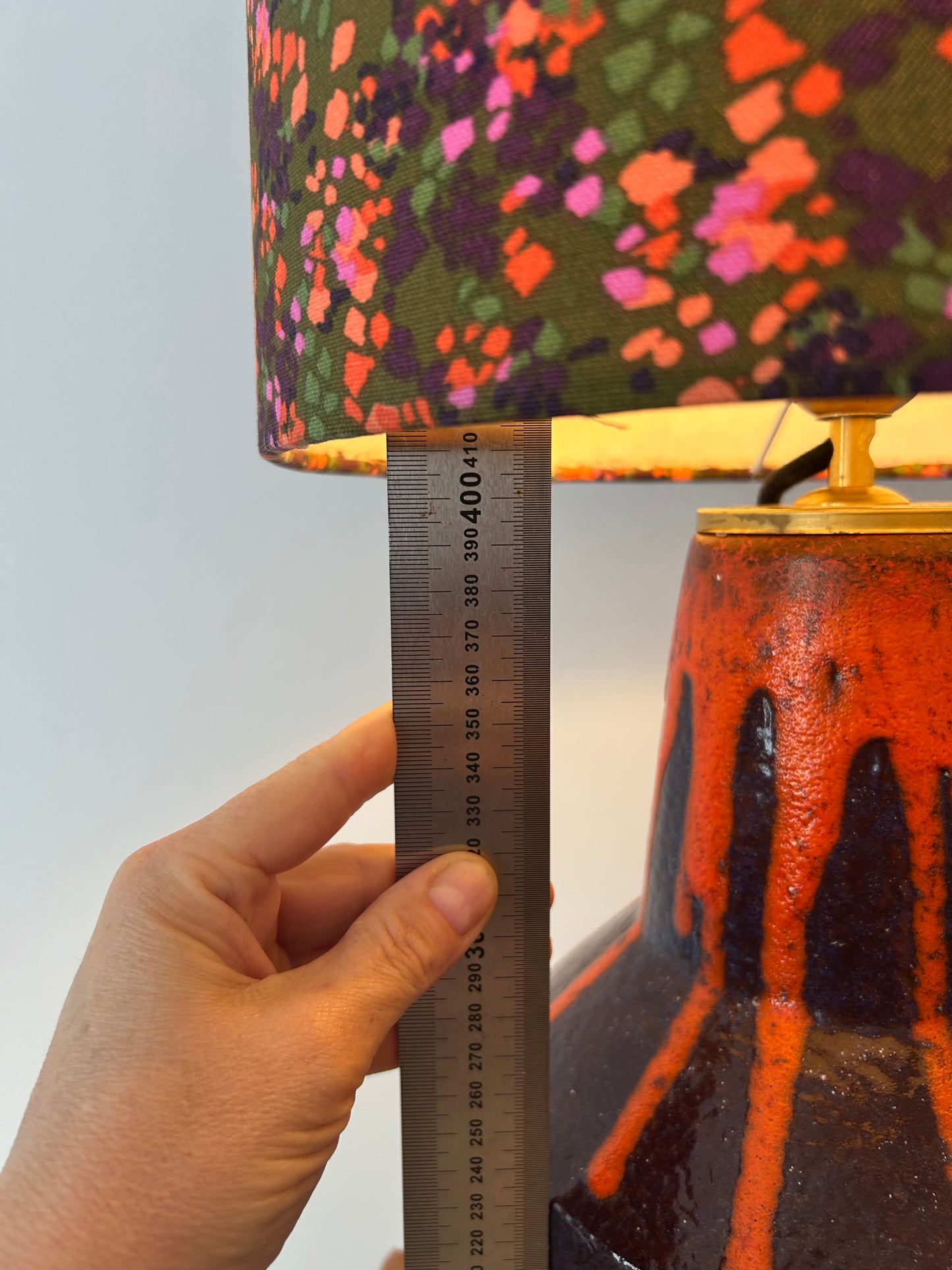 Tischlampe aus Fat Lava Vase von Scheurich