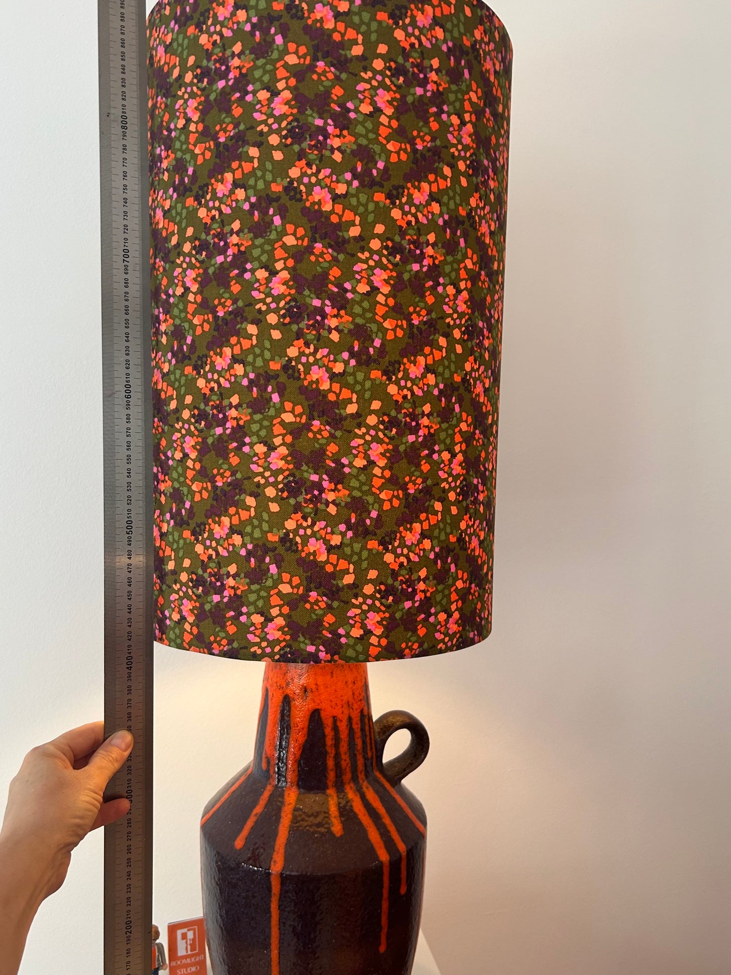 Tischlampe aus Fat Lava Vase von Scheurich