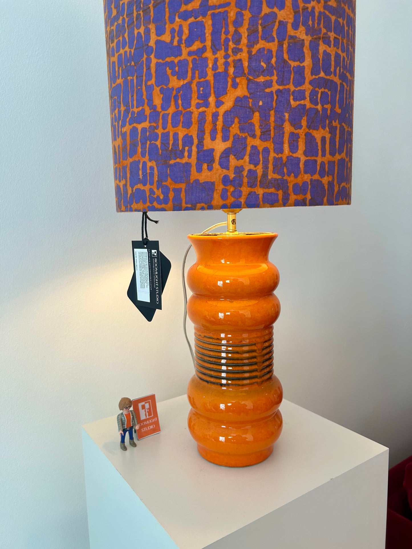 AK-Keramik: Orange Tischlampe aus Mid Century Keramikvase