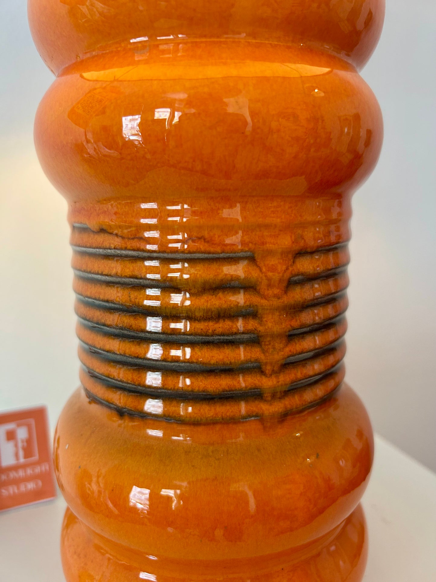 AK-Keramik: Orange Tischlampe aus Mid Century Keramikvase