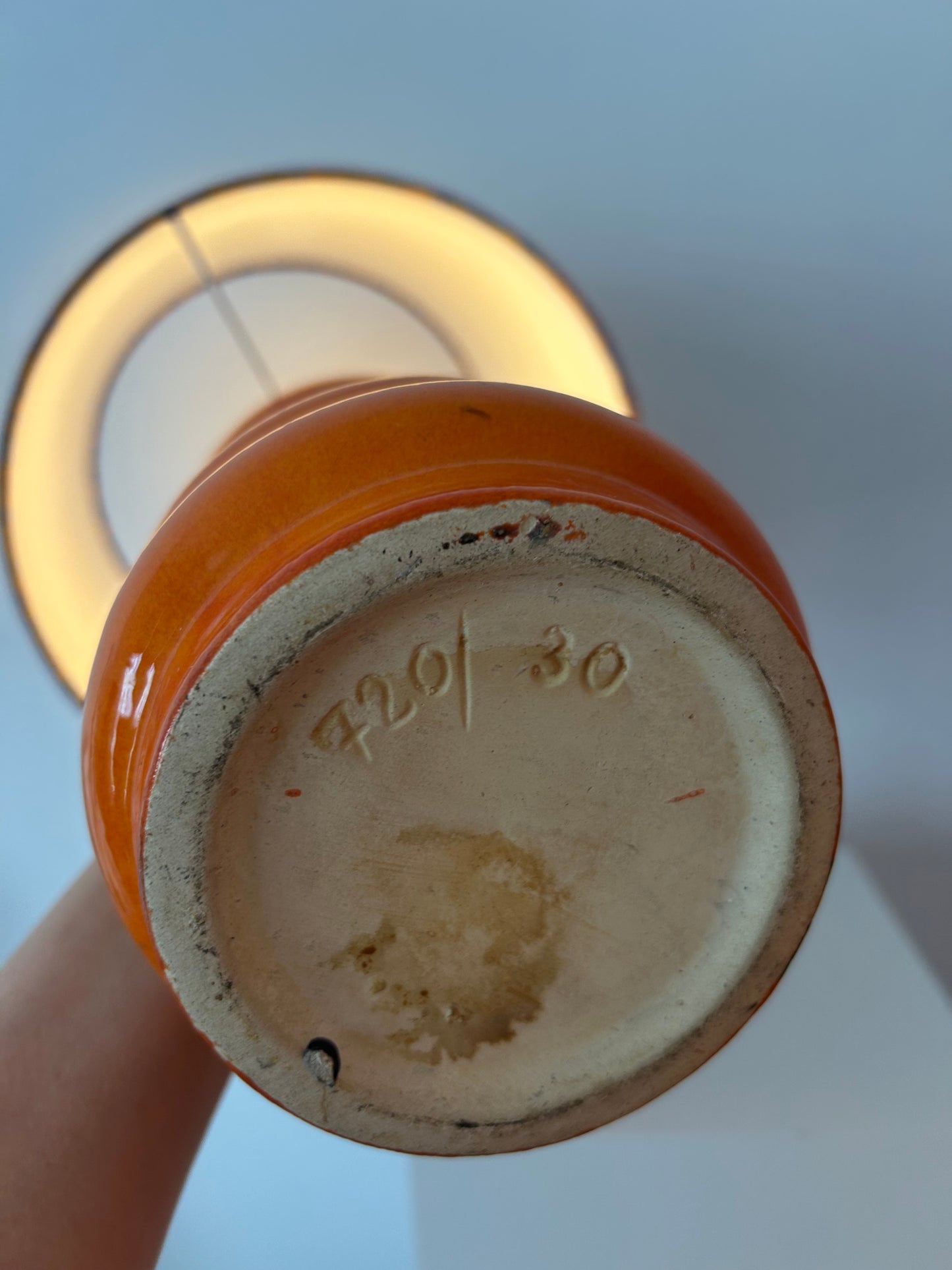 AK-Keramik: Orange Tischlampe aus Mid Century Keramikvase