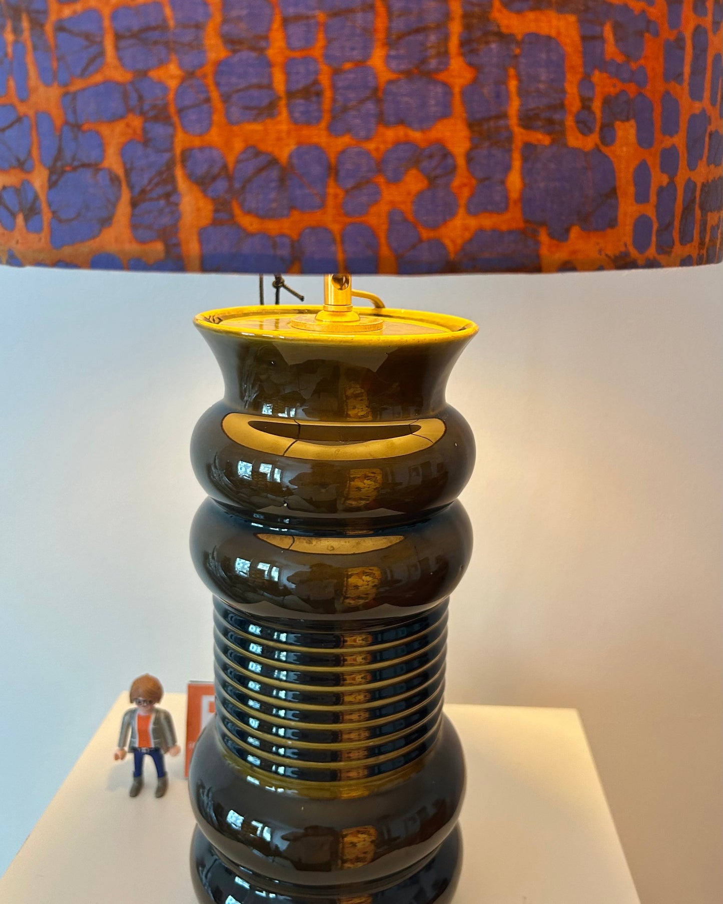 AK-Keramik: Olivgruene Lampe aus Mid Century Vase