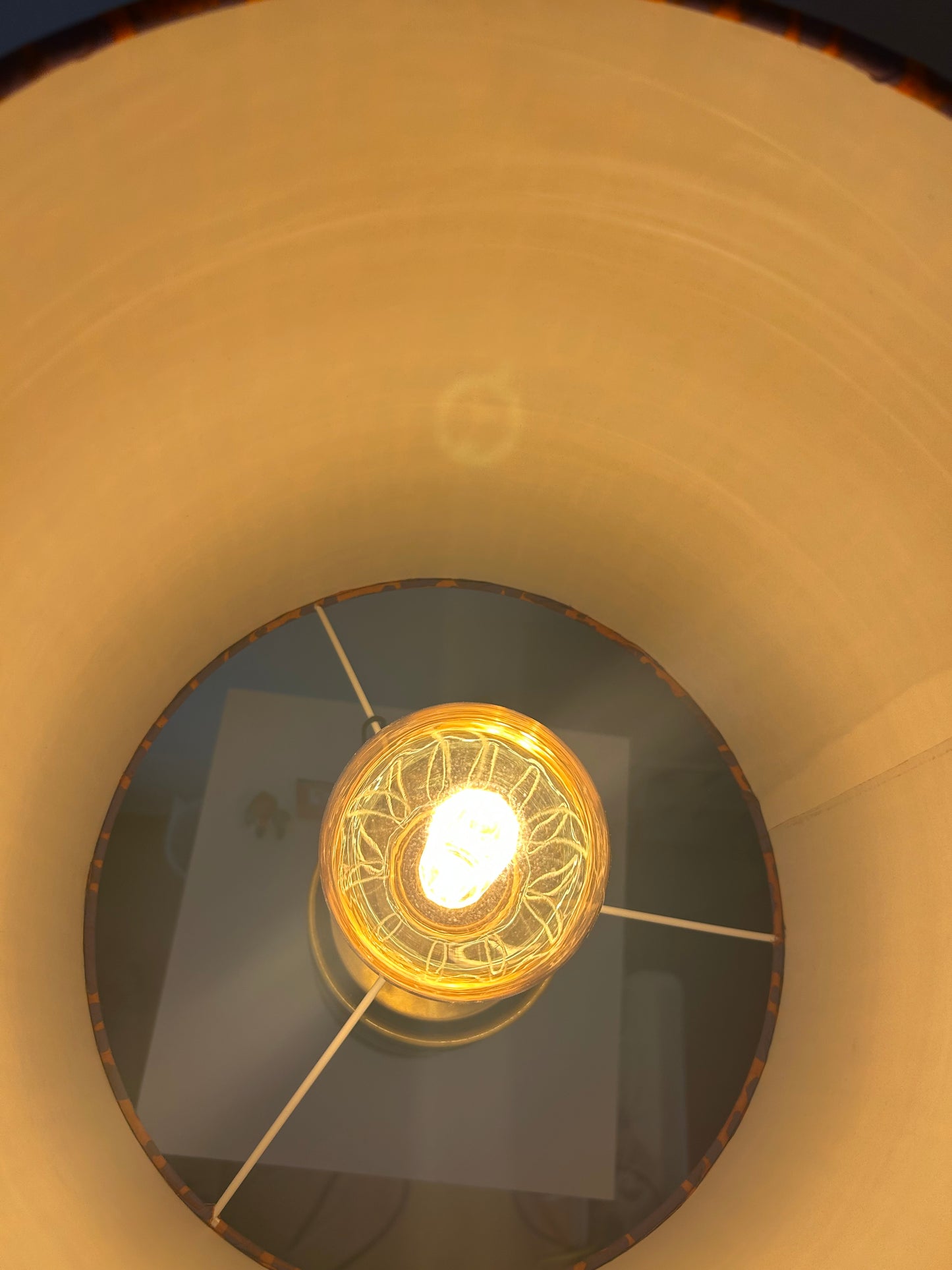 AK-Keramik: Olivgruene Lampe aus Mid Century Vase