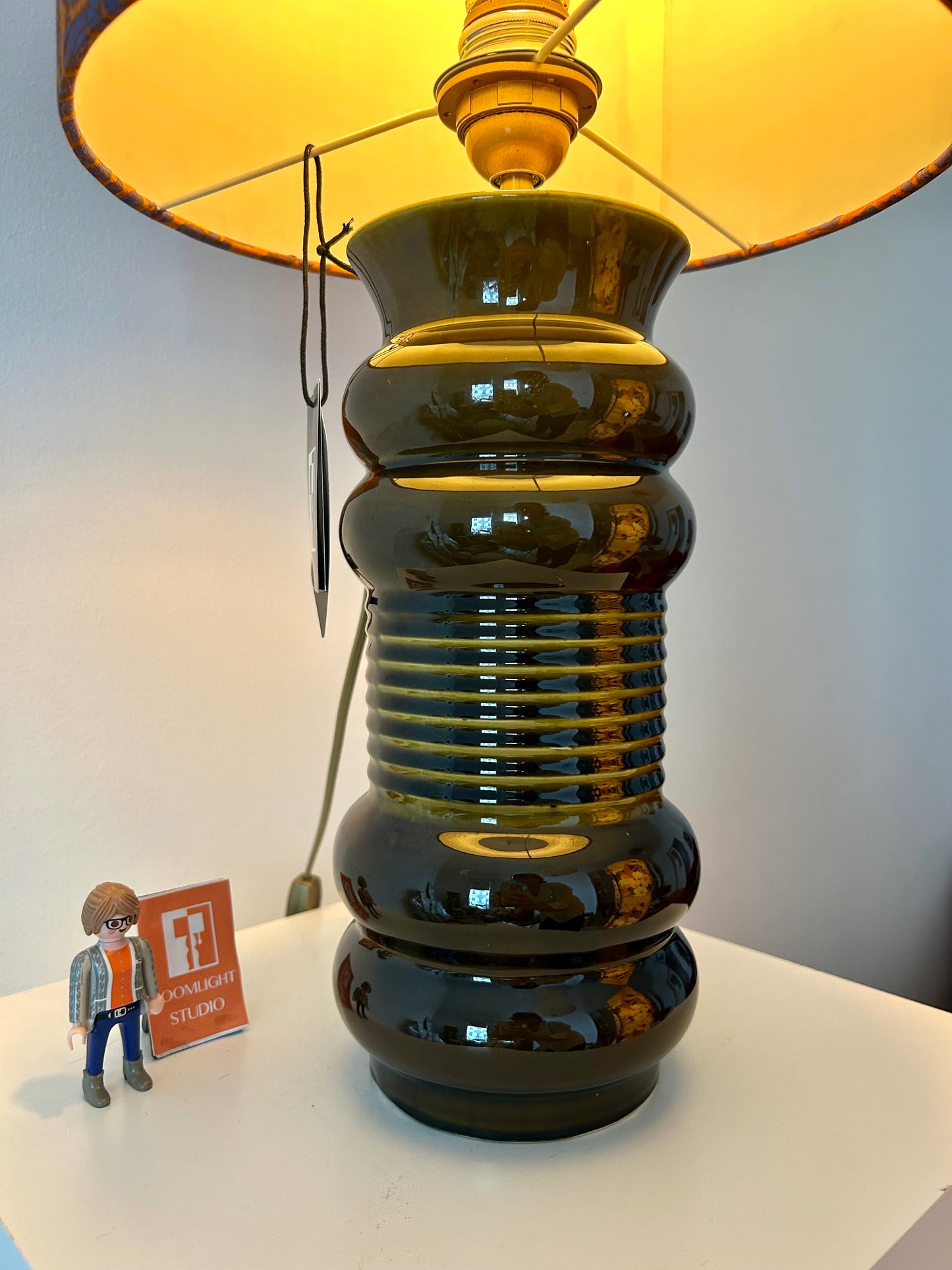 AK-Keramik: Olivgruene Lampe aus Mid Century Vase