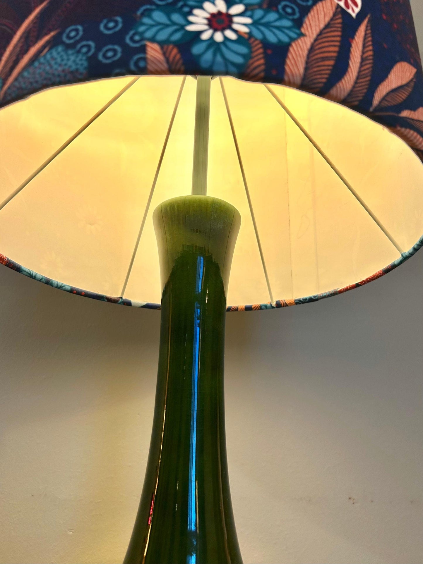 Daenische Kunstkeramik-Lampe