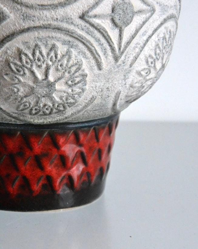 Große Vintage Tischlampe aus Bay Reliefvase