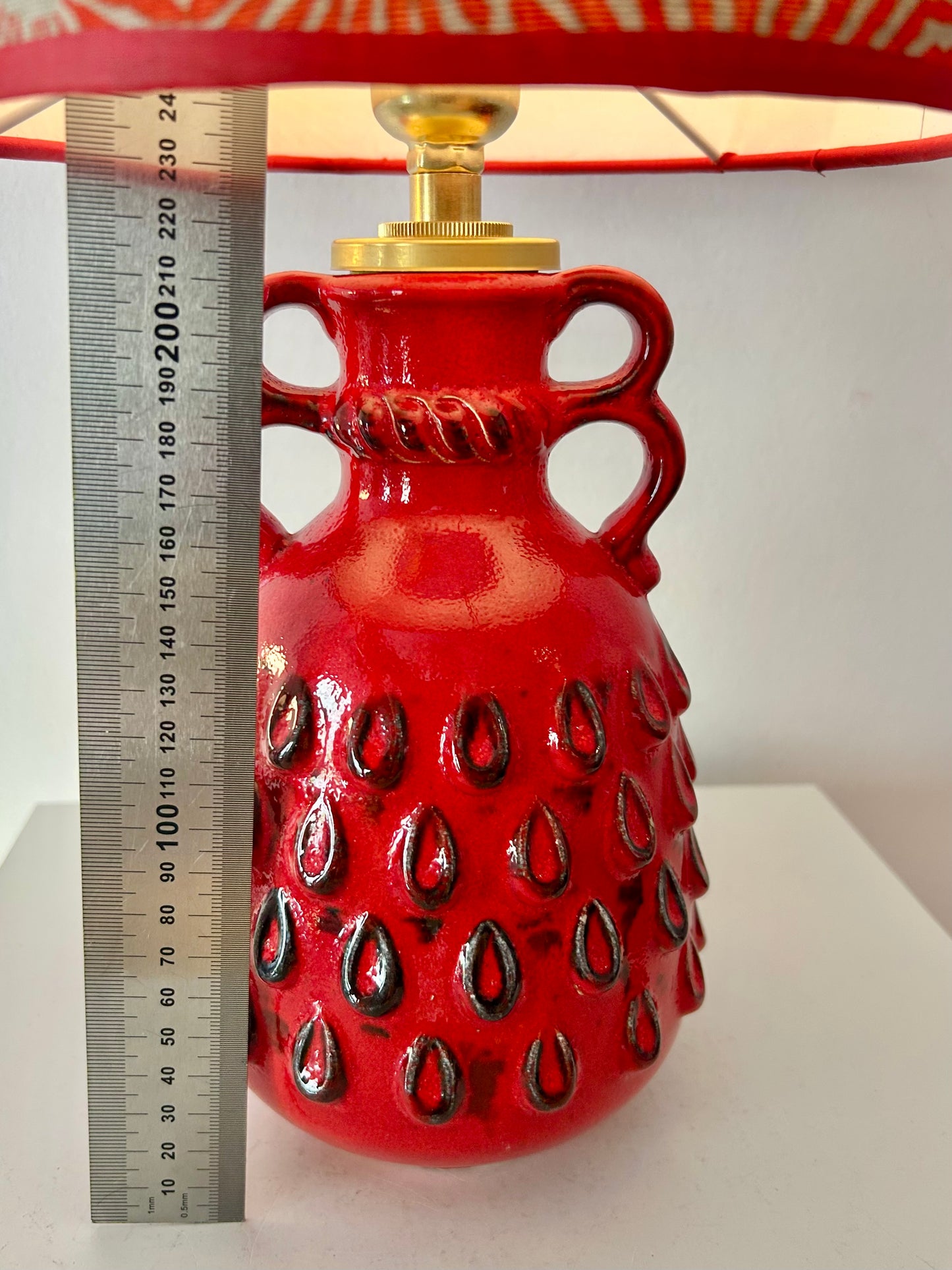 Dümler & Breiden Erdbeer Tischlampe mit japanischem Schirm