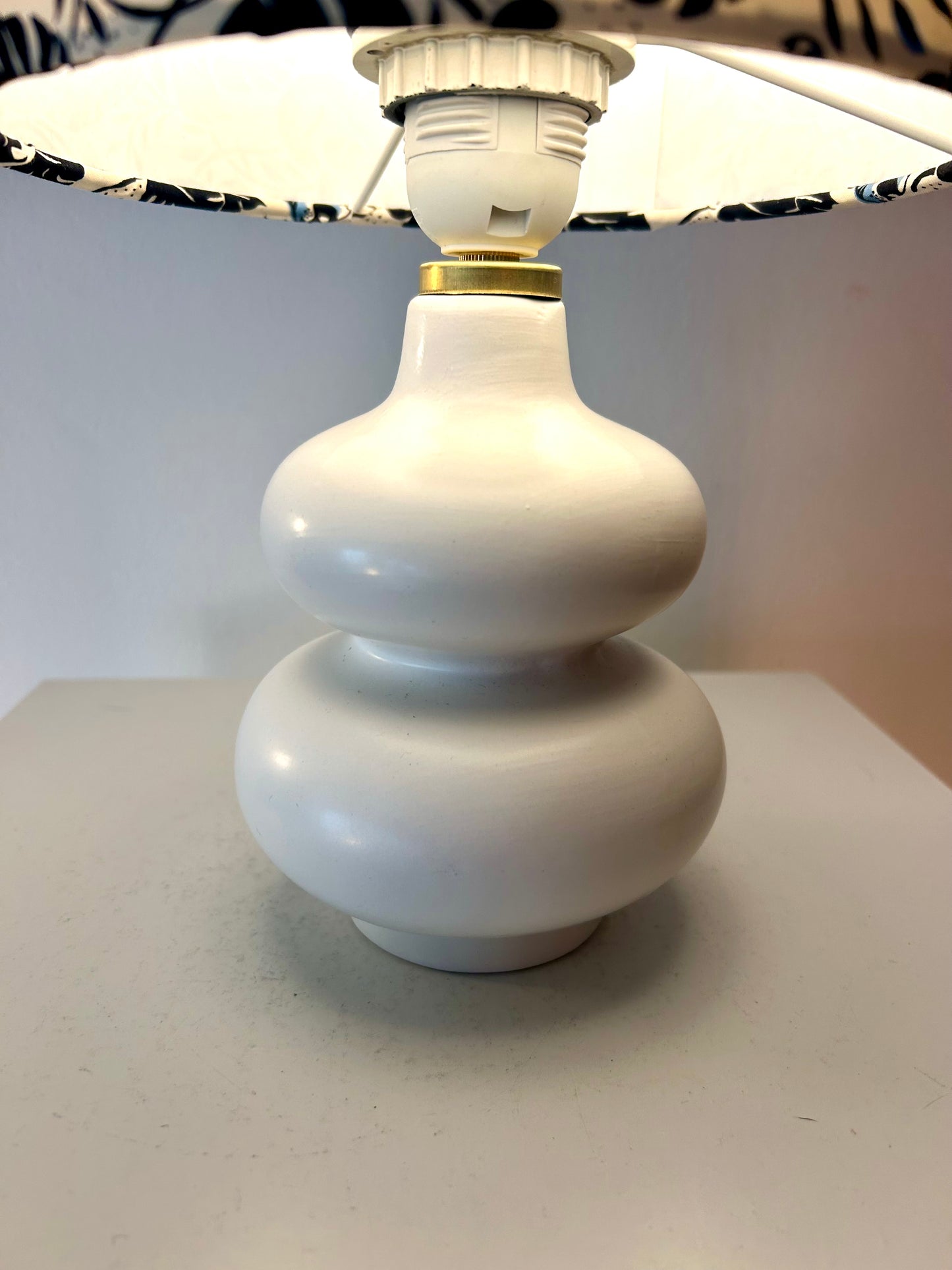 Cordless table lamp with shade made of Japanese tiger fabric