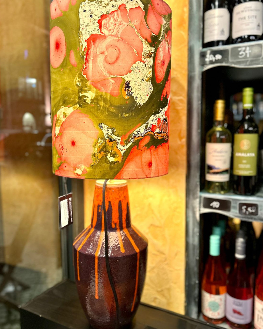 Upcycled Tischlampe aus Fat Lava Vase von Scheurich