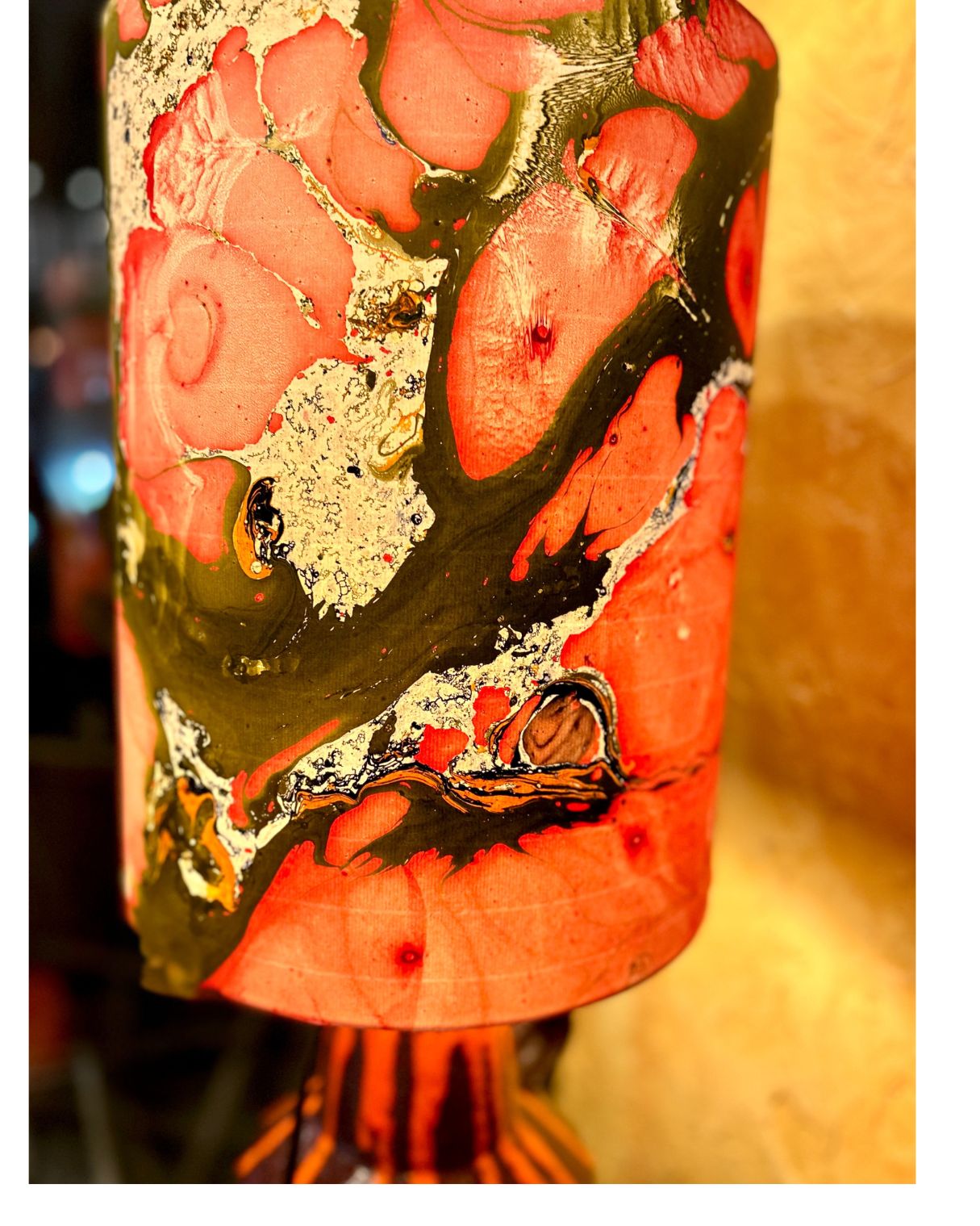 Upcycled Tischlampe aus Fat Lava Vase von Scheurich