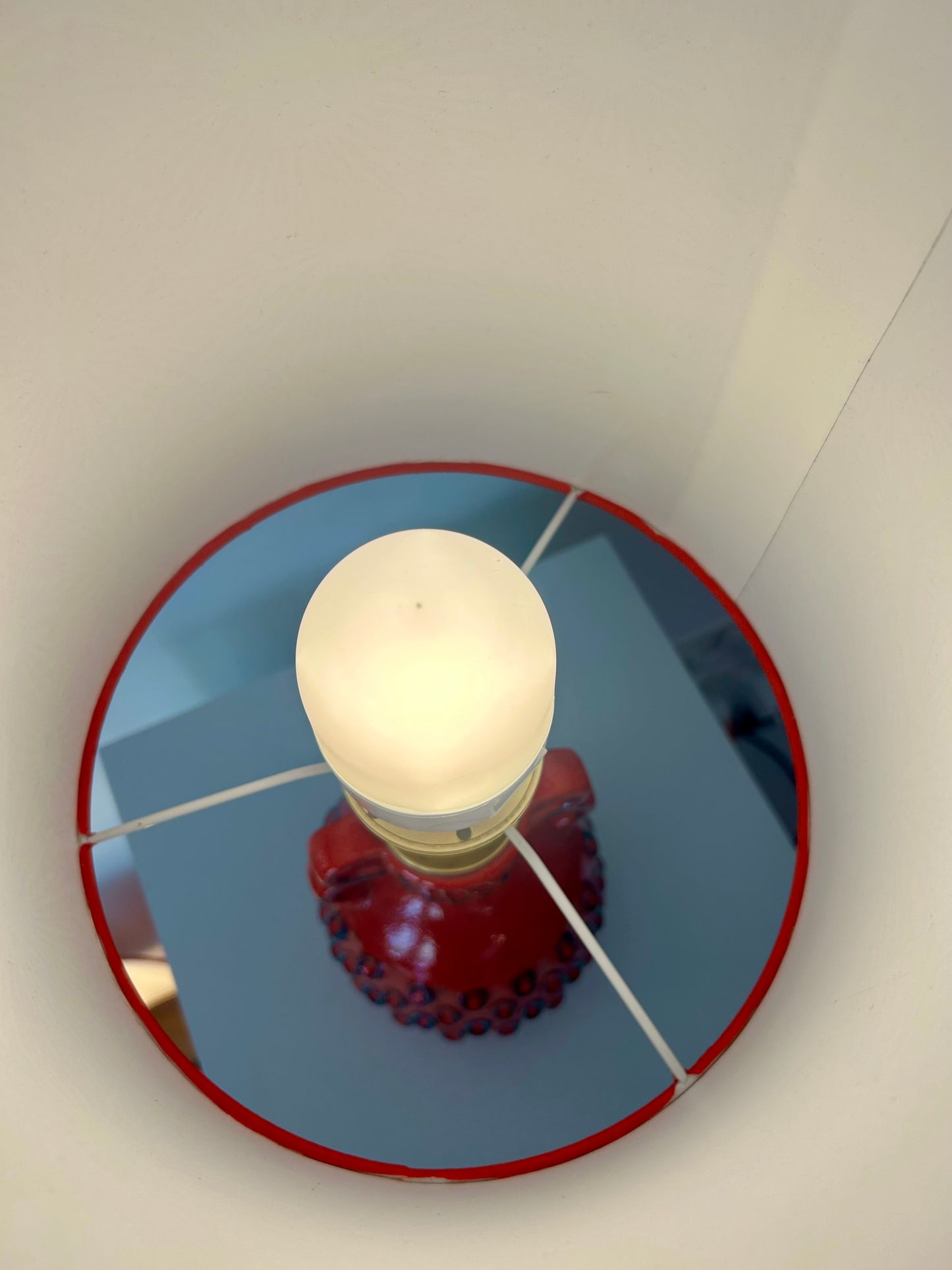 Dümler & Breiden Erdbeer Tischlampe mit japanischem Schirm