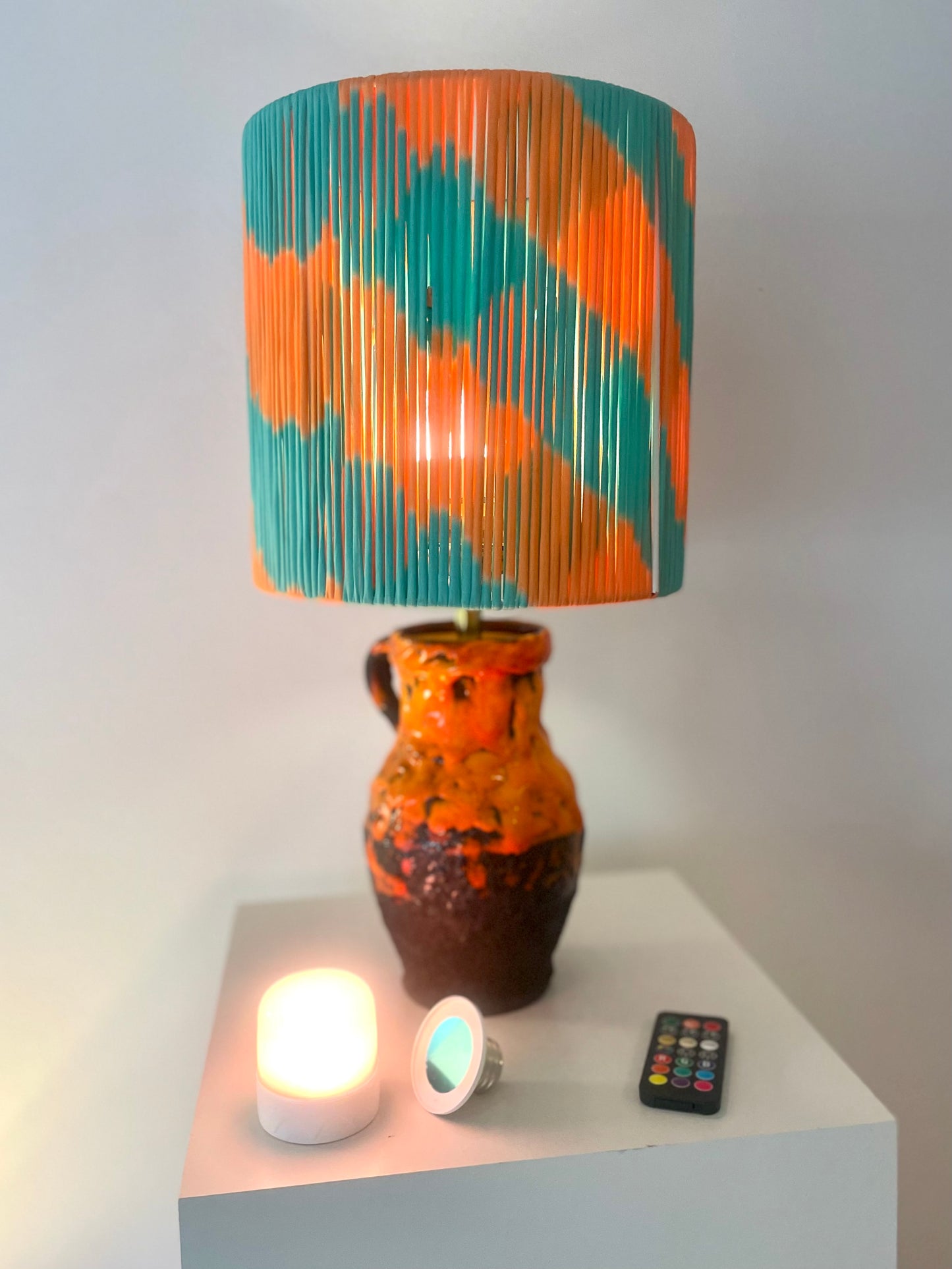 Kabellose Vasenlampe aus West German Pottery – Fat Lava Krug | Pop Weave Collection