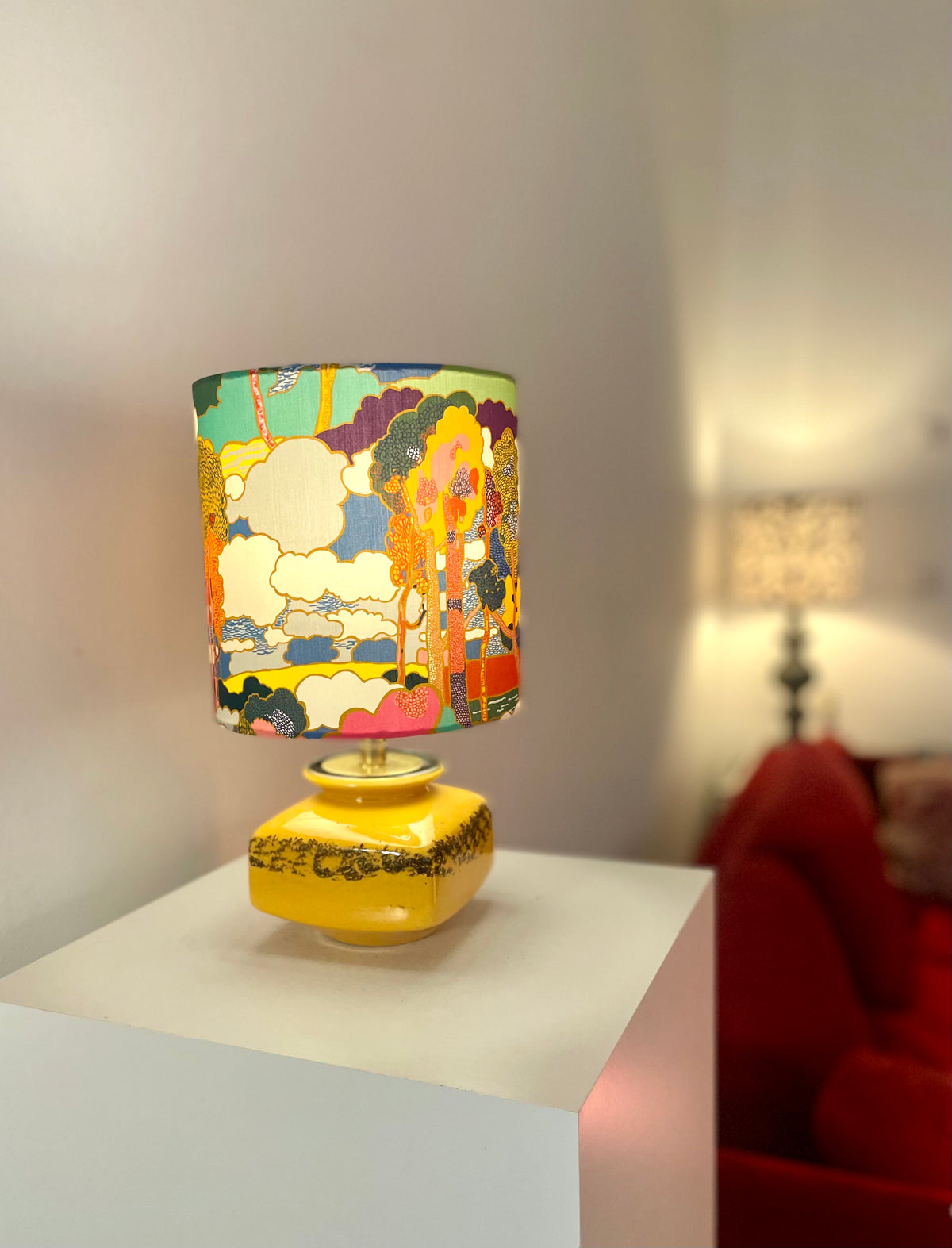 Tischlampe aus DDR Keramik mit Lampenschirm aus Liberty-Stoff „Prospect Road“