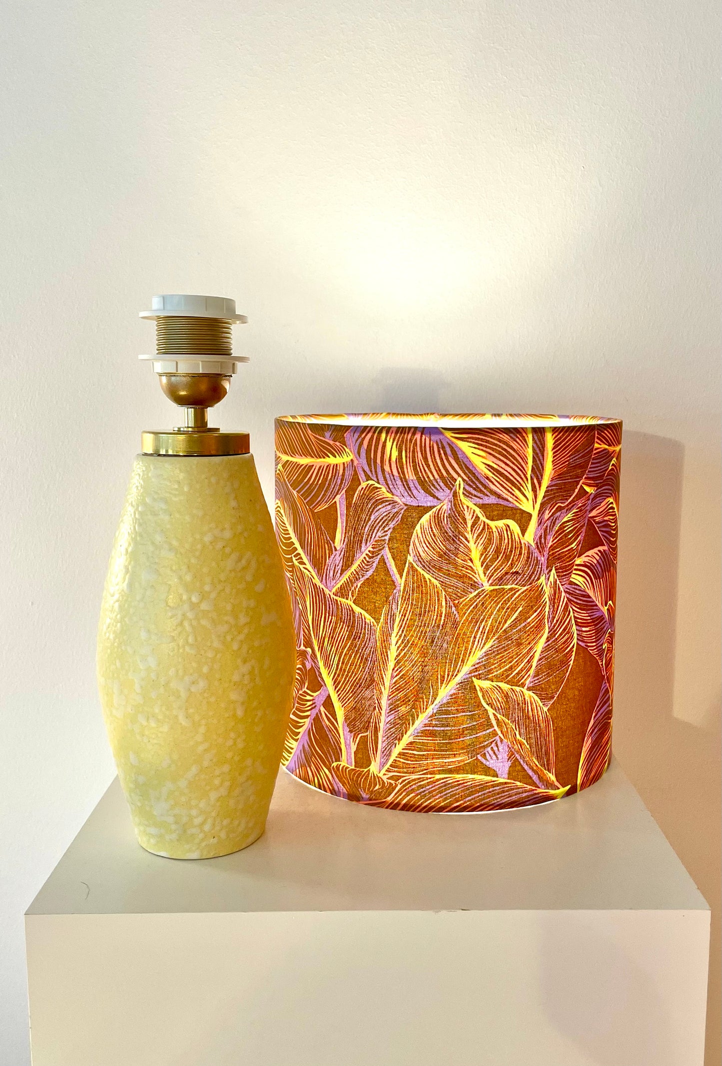Scheurich Tischlampe aus den 50er Jahren. Upcycling, neuer Schirm, kabellos