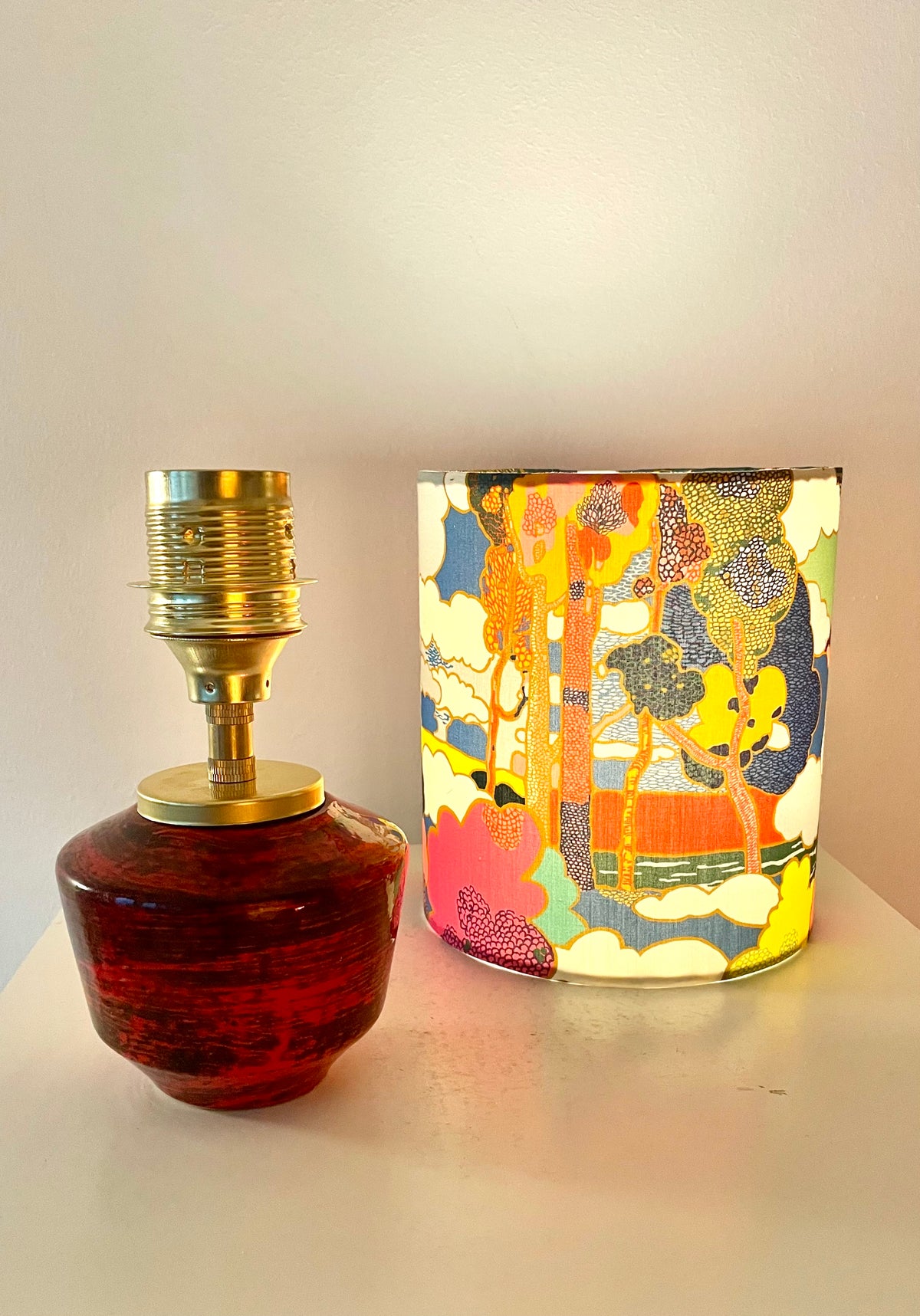 The Archive Collection: Kleine Akku-Lampe mit Liberty-Stoff „Prospect Road“