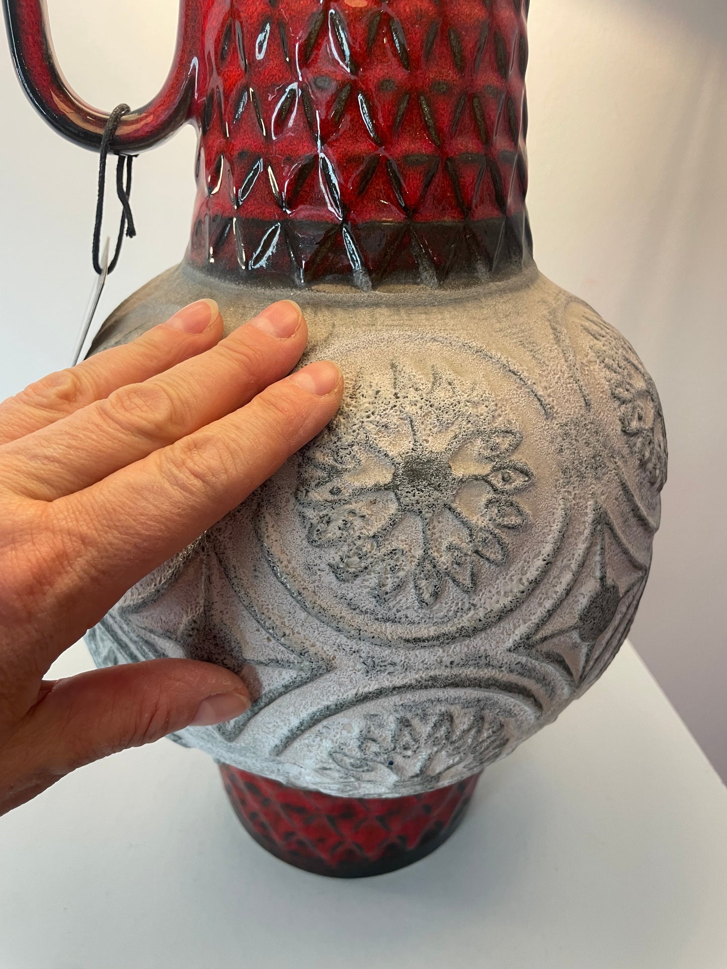 Große Fat Lava Tischlampe aus Bay Reliefvase von Bodo Mans