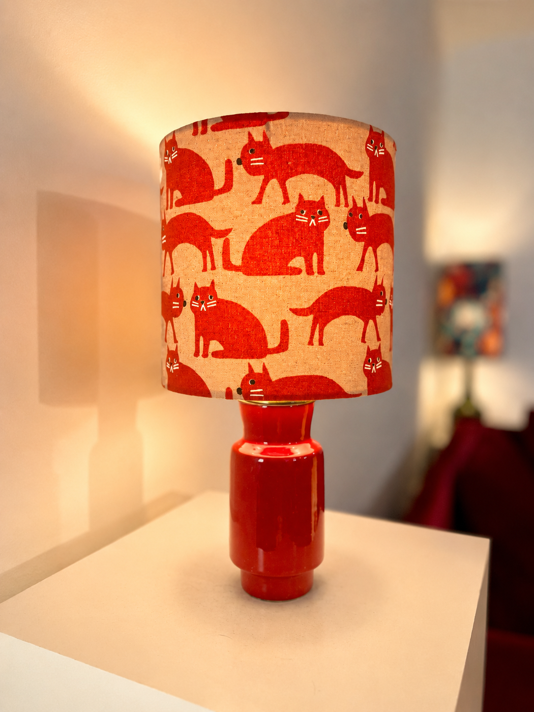 Kleine kabellose Vintage Lampe mit japanischen Stoffschirm