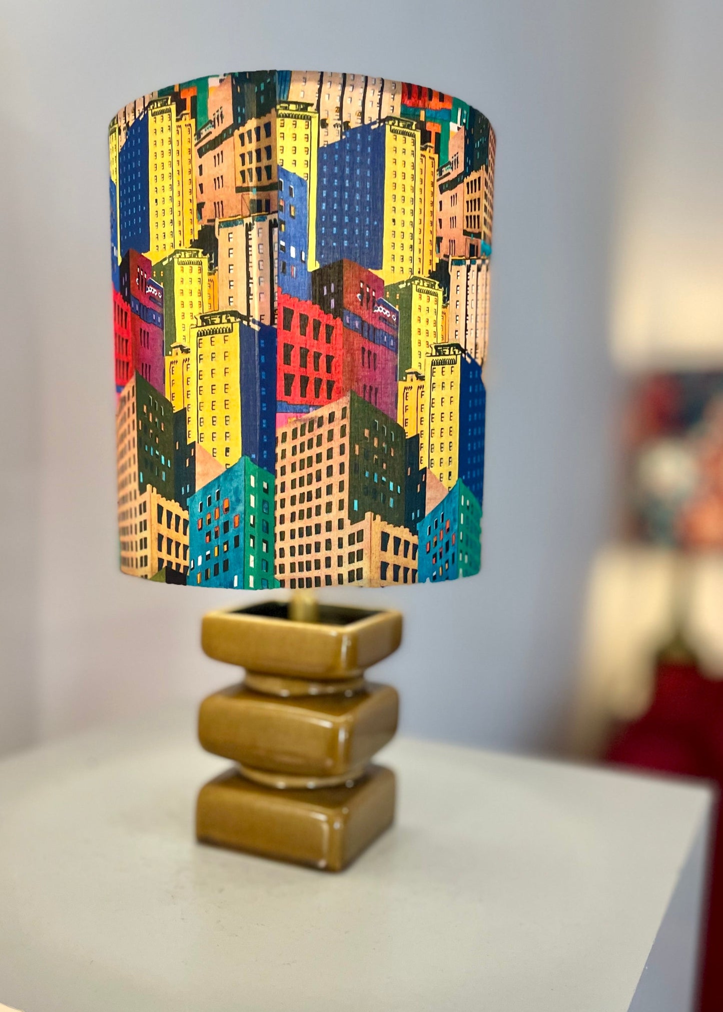 Upgecycelte Tischlampe – Cityscape Collection - einer originalen Keramikvase von Cari Zalloni, einem der bedeutenden Designer der deutschen Nachkriegsmoderne