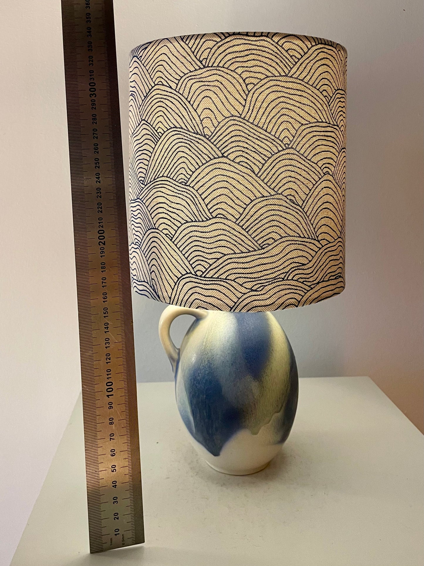 Kleine kabellose Lampe aus Original West Germany Vase