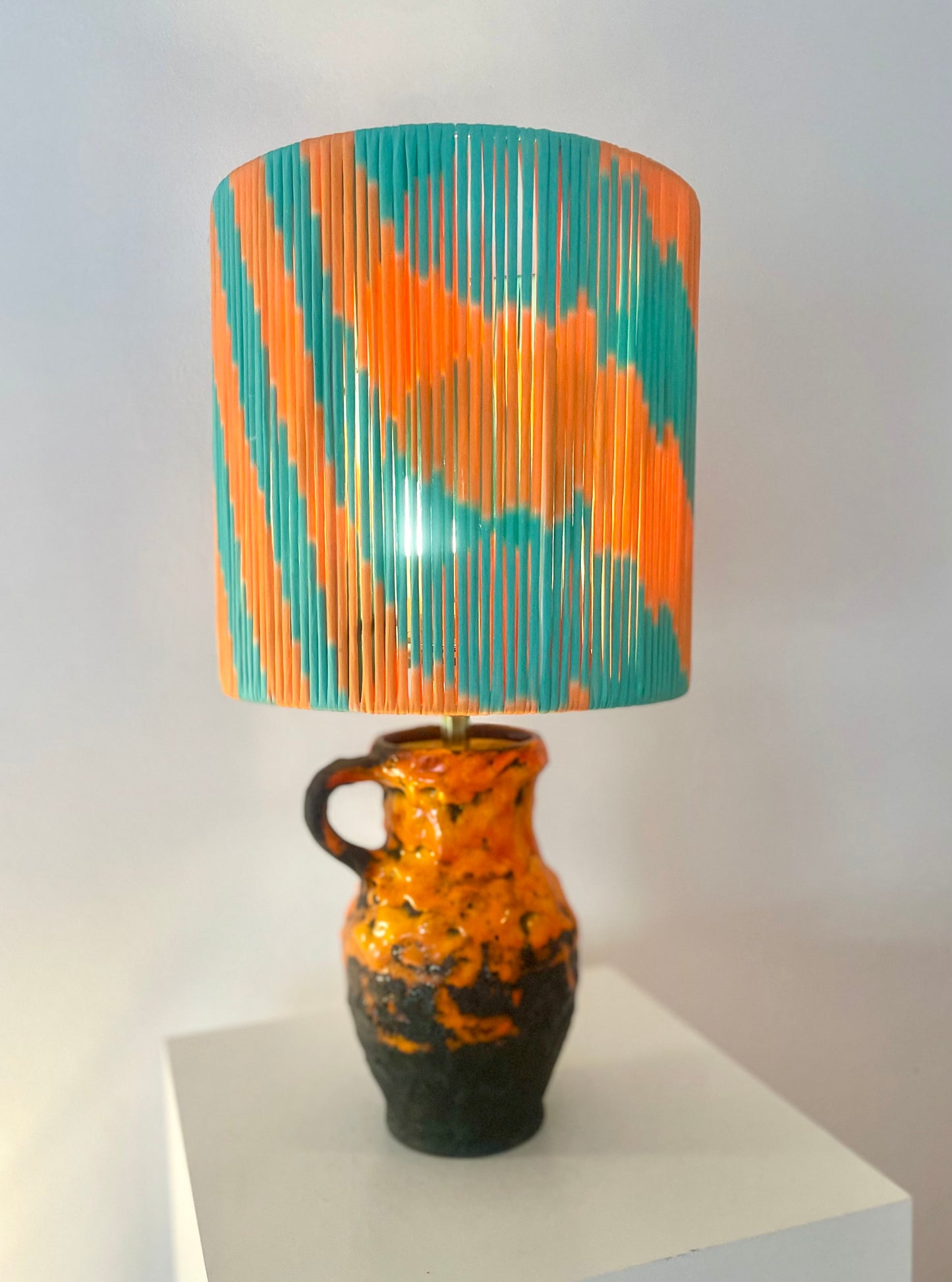 Kabellose Vasenlampe aus West German Pottery – Fat Lava Krug | Pop Weave Collection