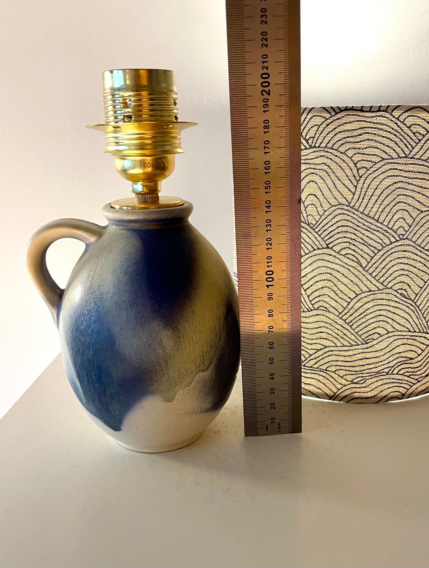 Kleine kabellose Lampe aus Original West Germany Vase