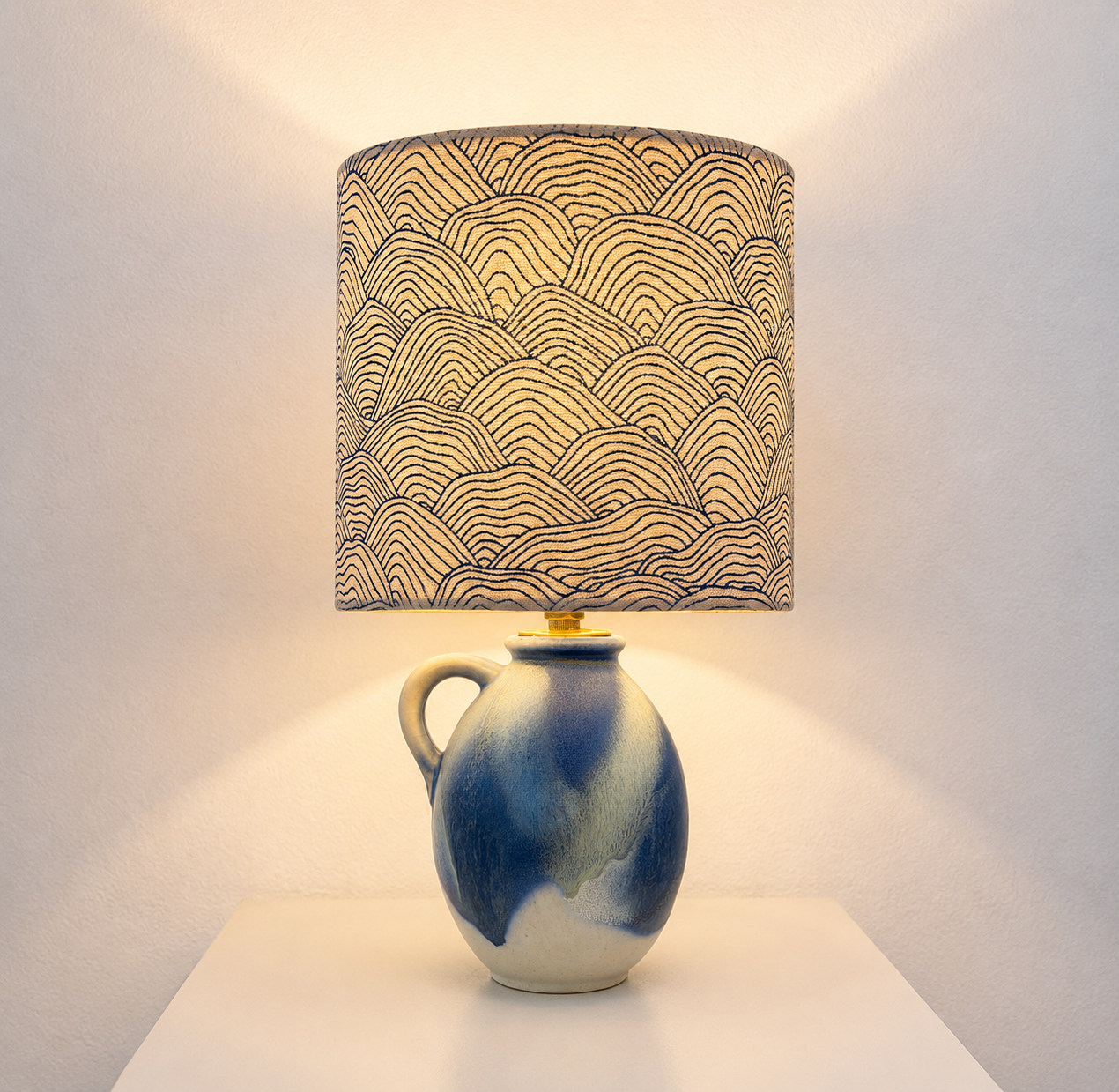 Kleine kabellose Lampe aus Original West Germany Vase